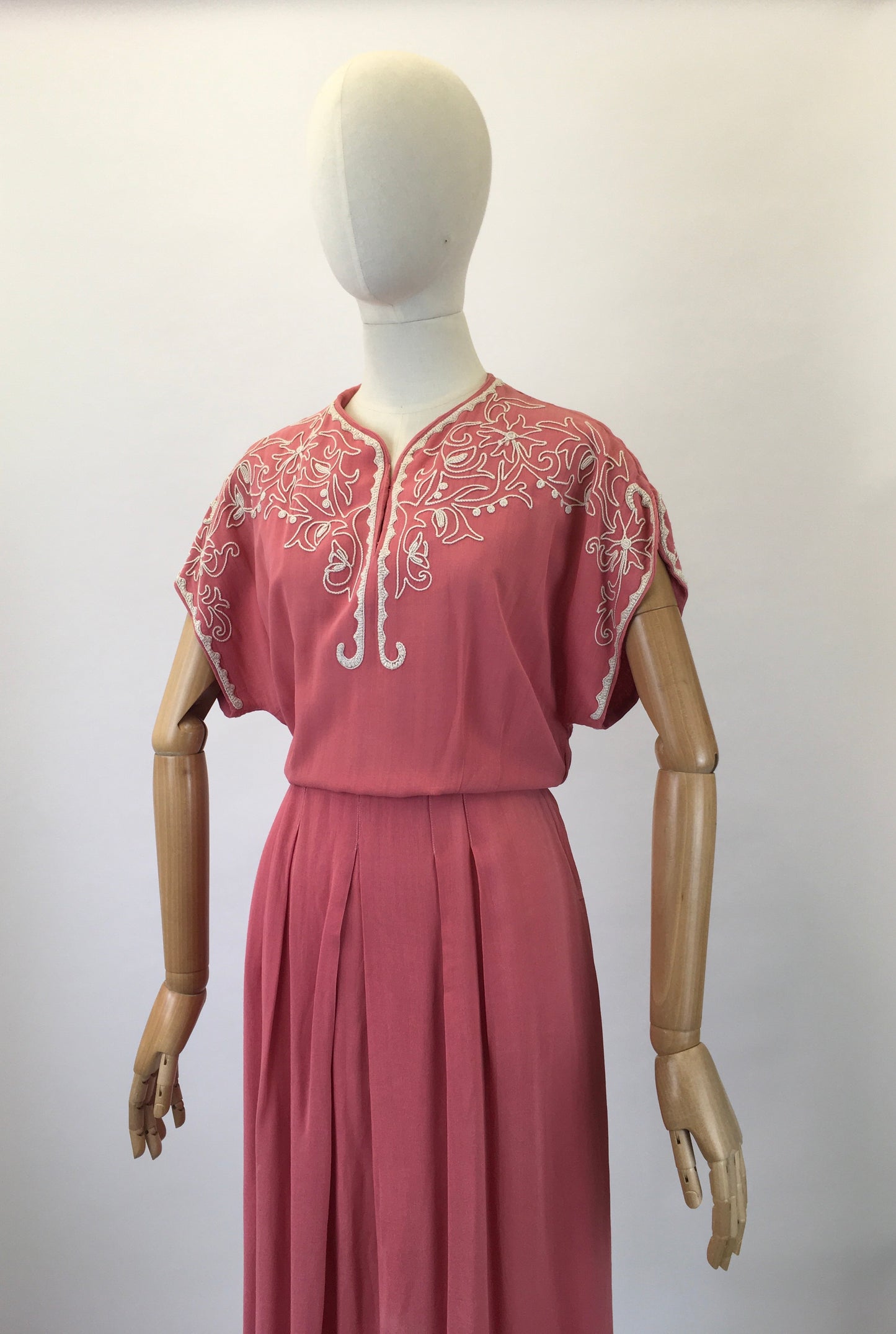 Original 1940s Fine Cotton Lawn Dress - subtle shade of Salmon Pink