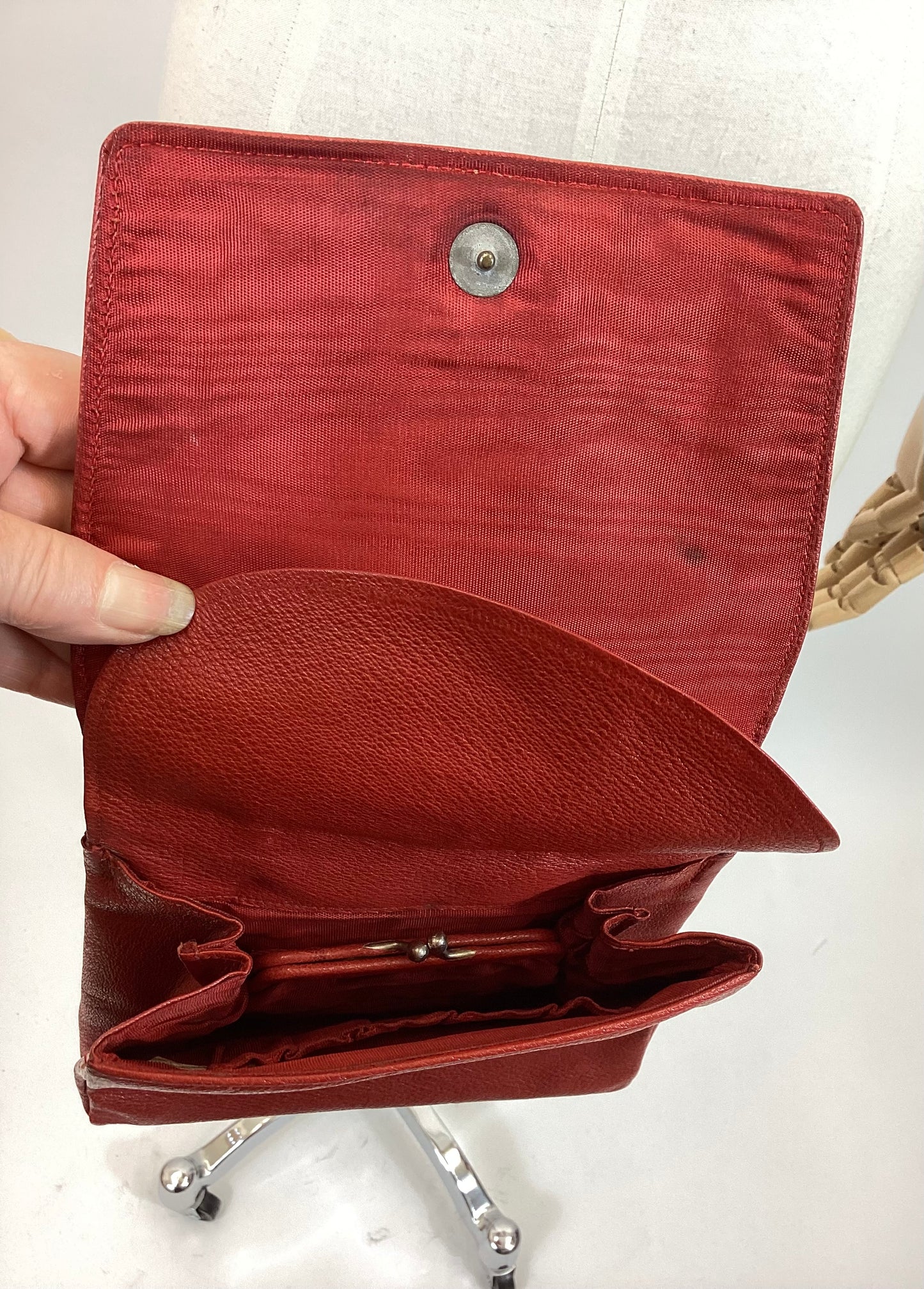 Original 1930’s dainty Handbag - Striking Red colour