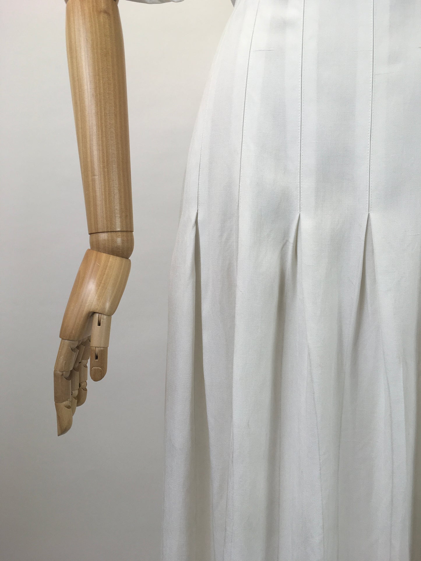 Original 1940’s Fabulous Sportwear Tennis Dress - In A Crisp White Linen With Lovely Details