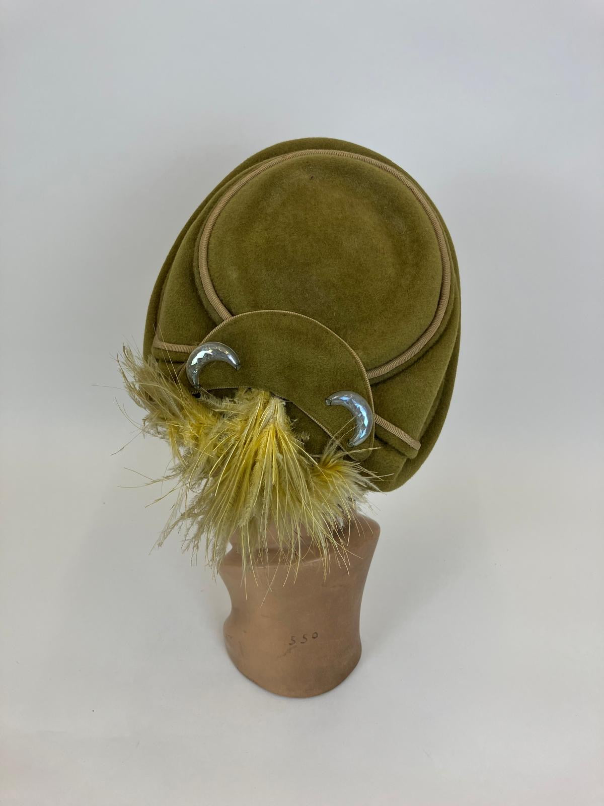 Original 1950's Gorgeous velvet headpiece - in Moss Green