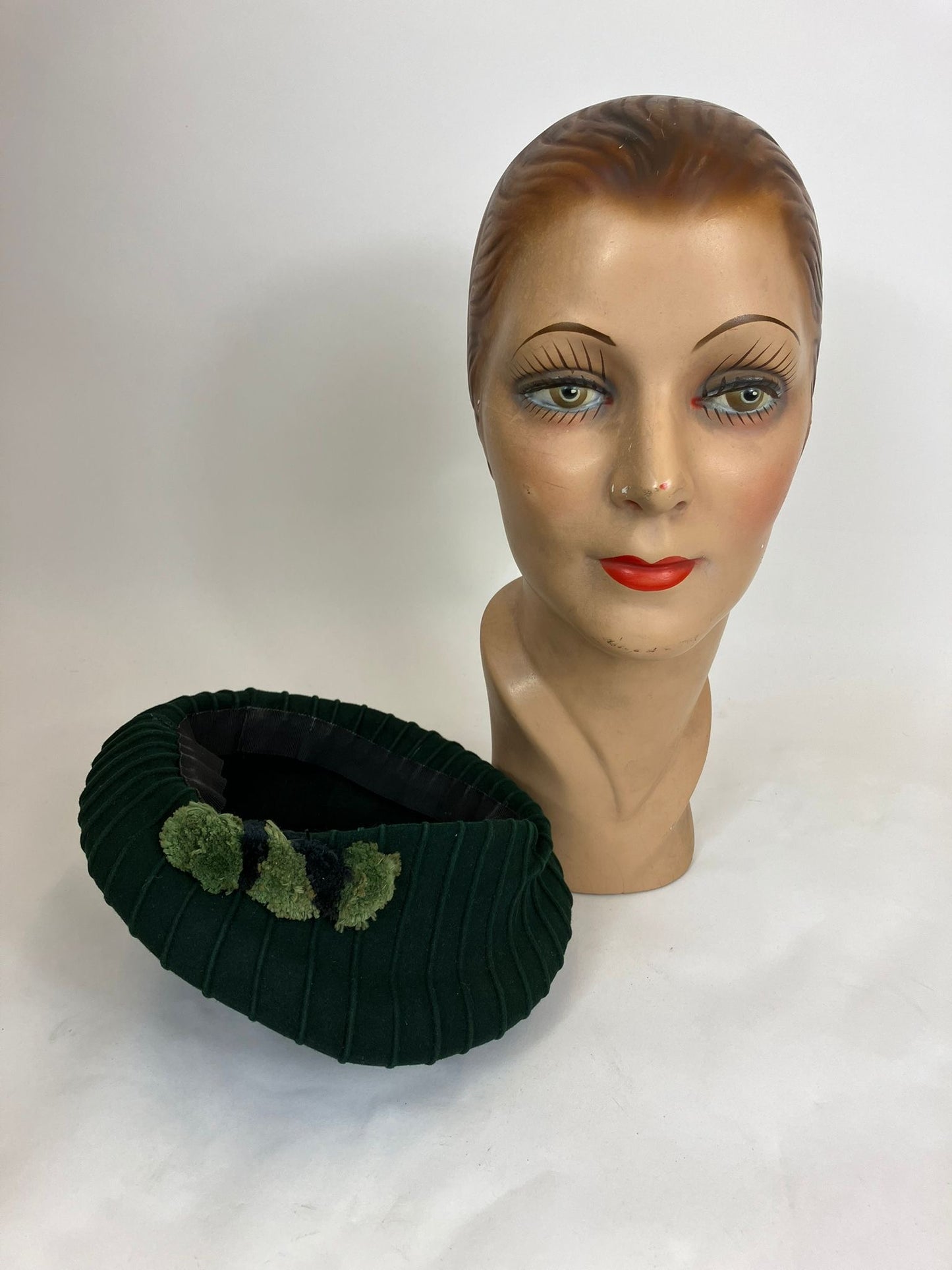 Original 1930’s Structured and pleated  hat - Deep dark  Green