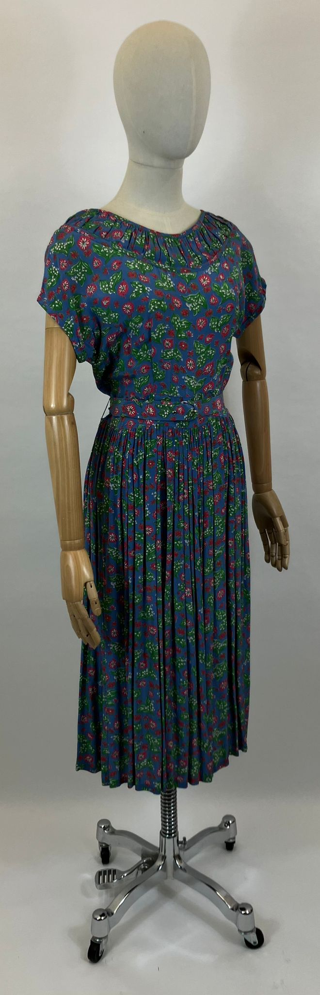 Original 1940 s Novelty print Dress Lily of the Valley on a background of Blue