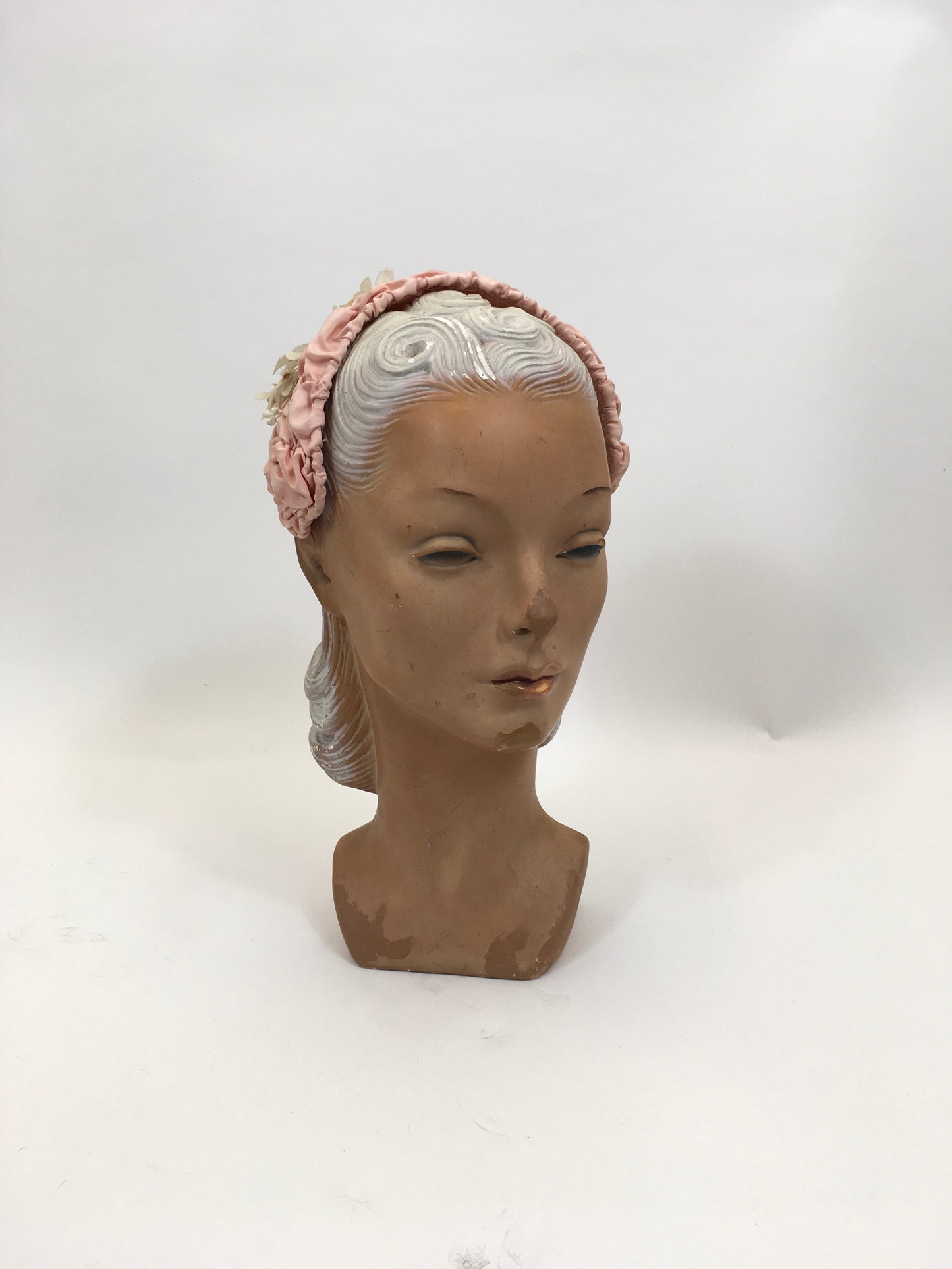 Original 40's/50's ruched detail headpiece - in powder pink