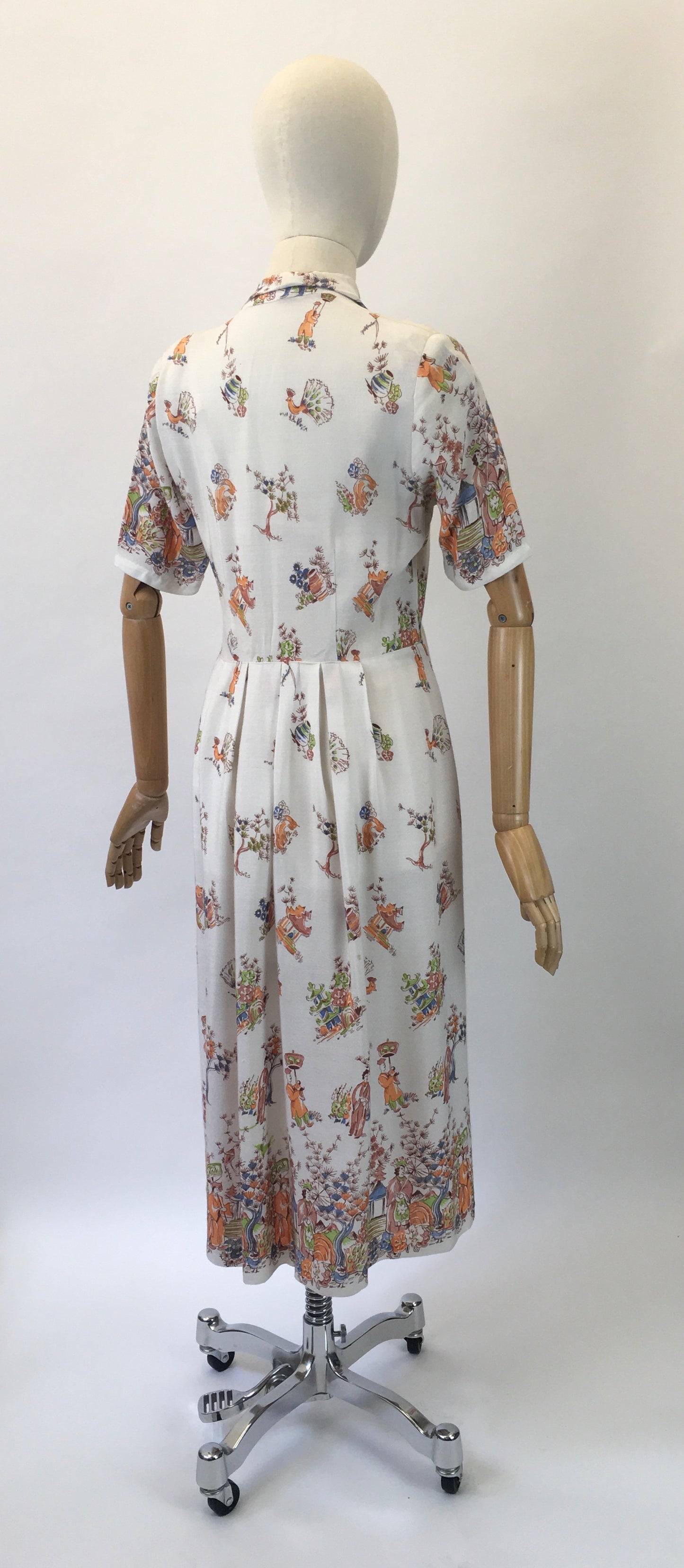 Original 1940s Novelty print dress-amazing brightly coloured scenes.