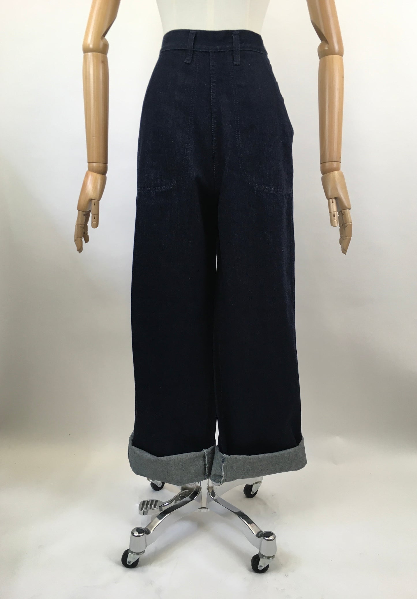 Freddie’s Of Pinewood 40s Button Jeans in Indigo