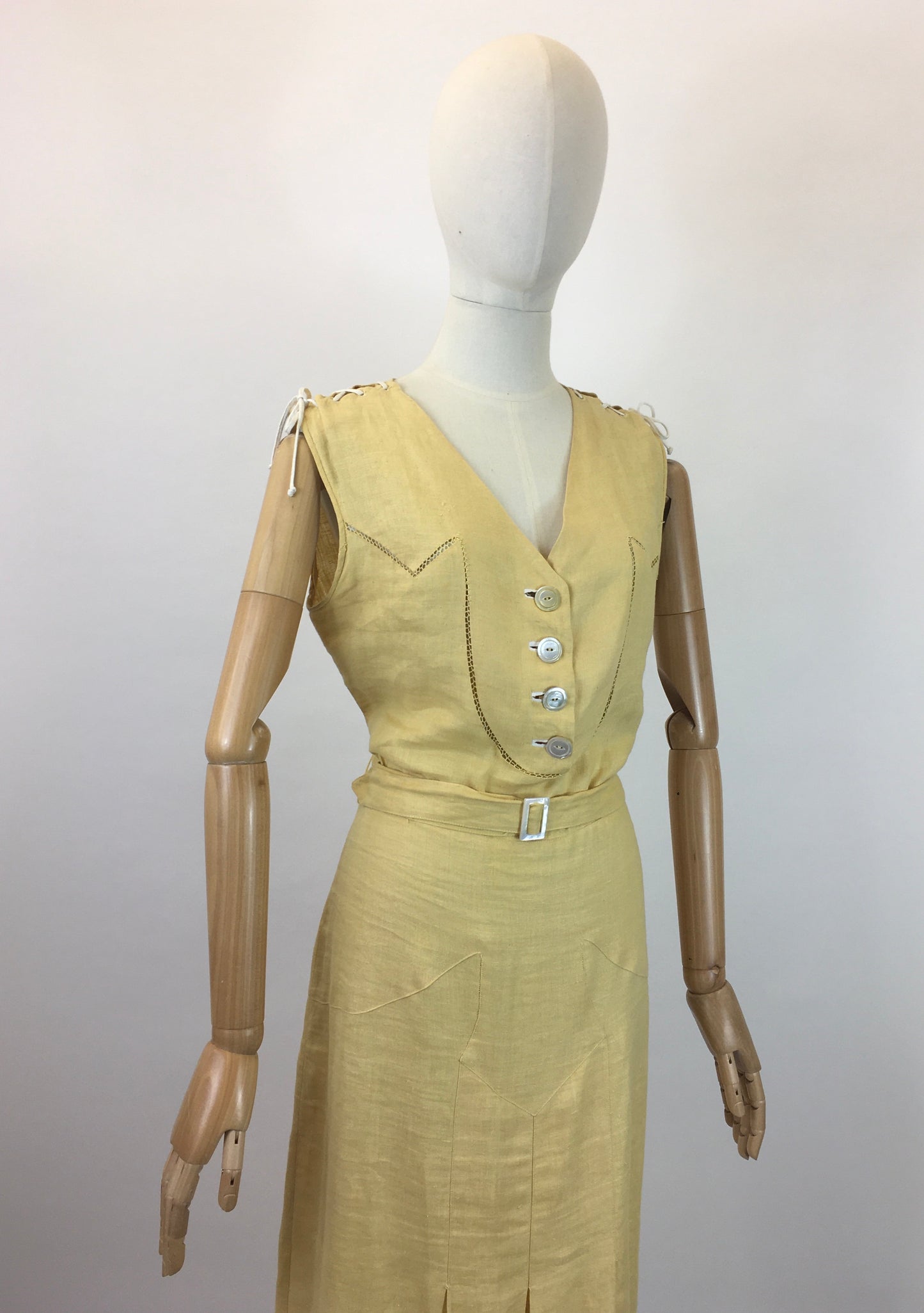 Original 1930’s Sensational Linen Dress in Sunshine Yellow - With Lace details