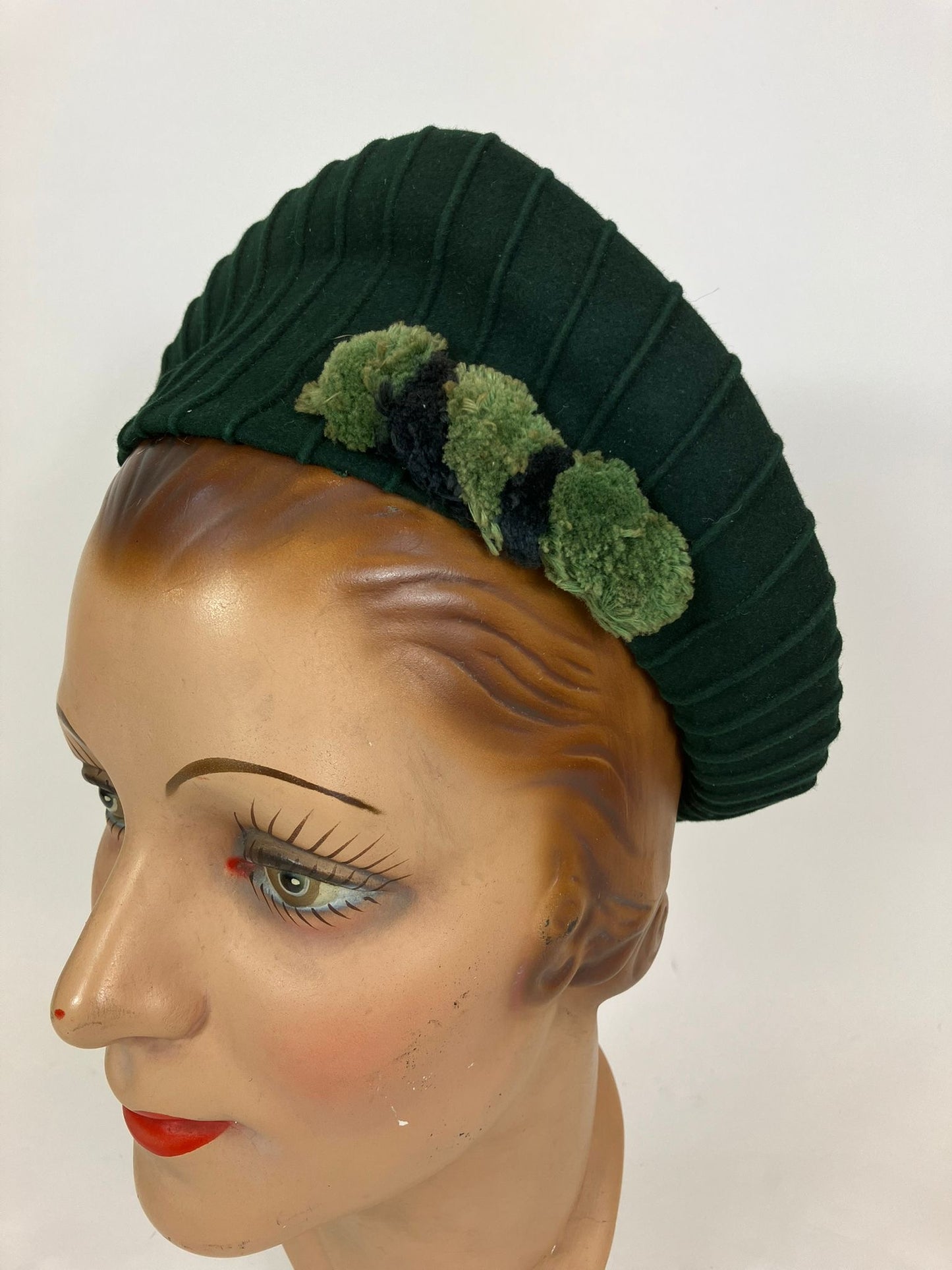 Original 1930’s Structured and pleated  hat - Deep dark  Green