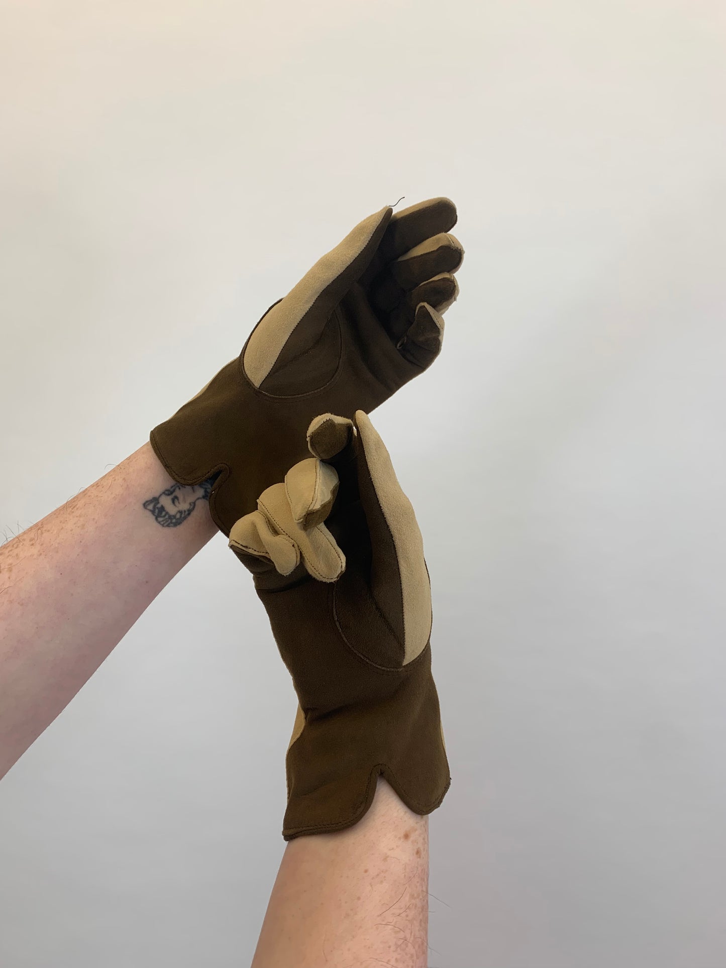 Original 1940's pair Gloves - 2 tone Fawn and Brown colourway