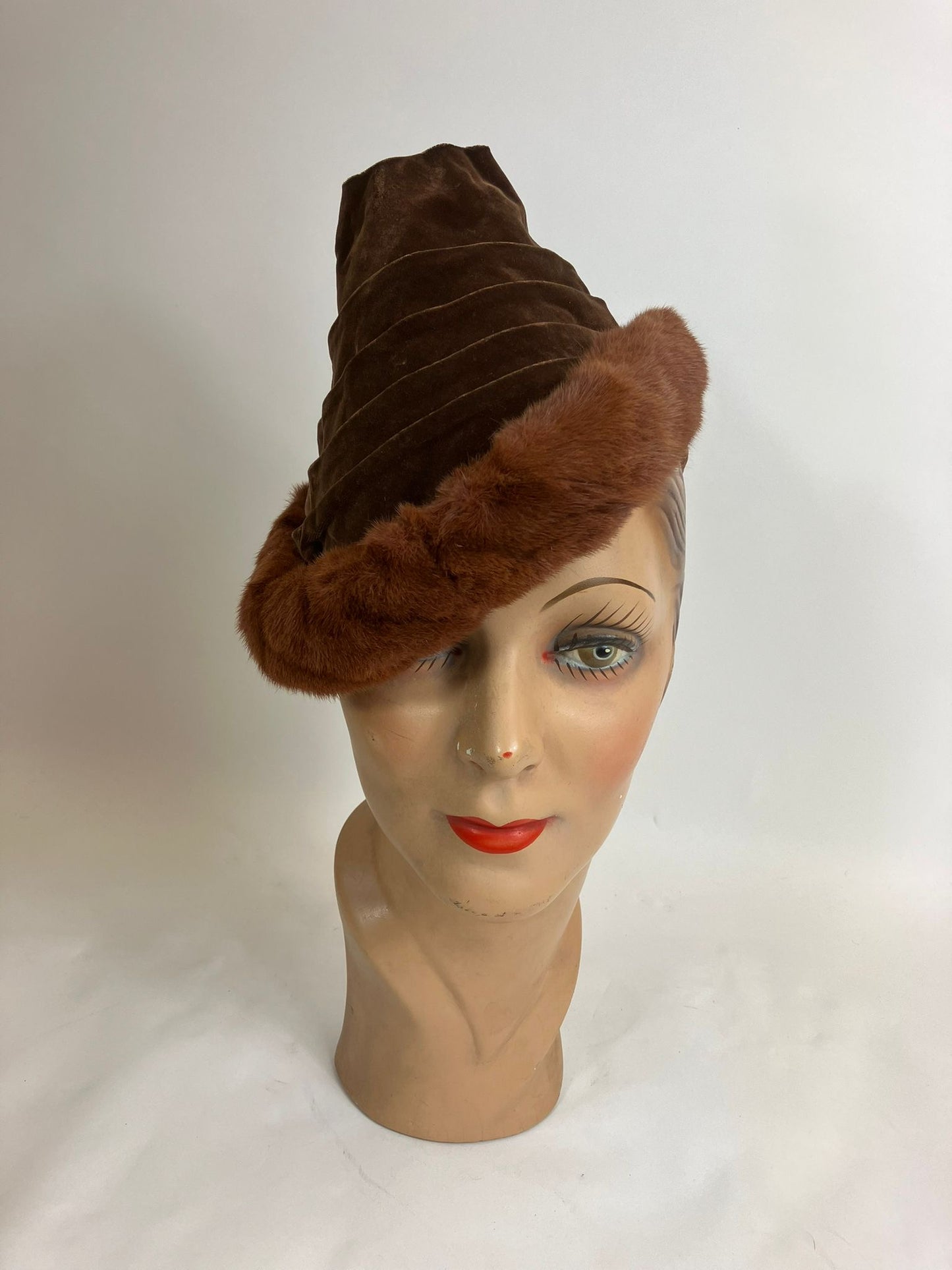 Original 1930’s Rare Spectacular Toque hat - rich Brown