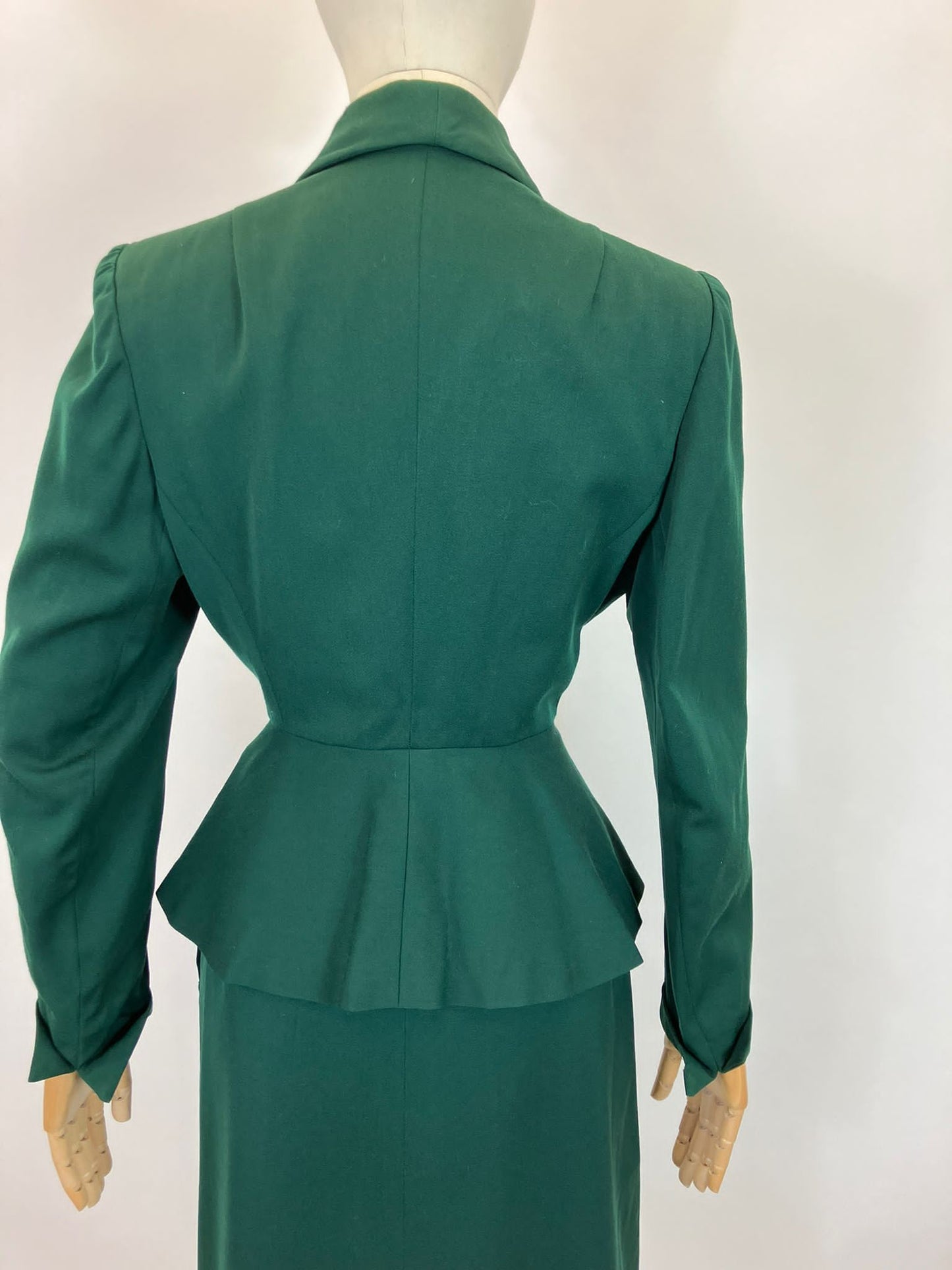 Original 1940’s Fabulous 2pc suit - in Emerald Green