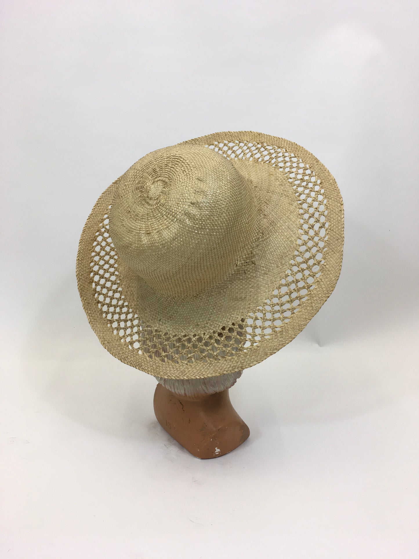Original 1930’s Lovely Natural Straw Hat with Fretwork
