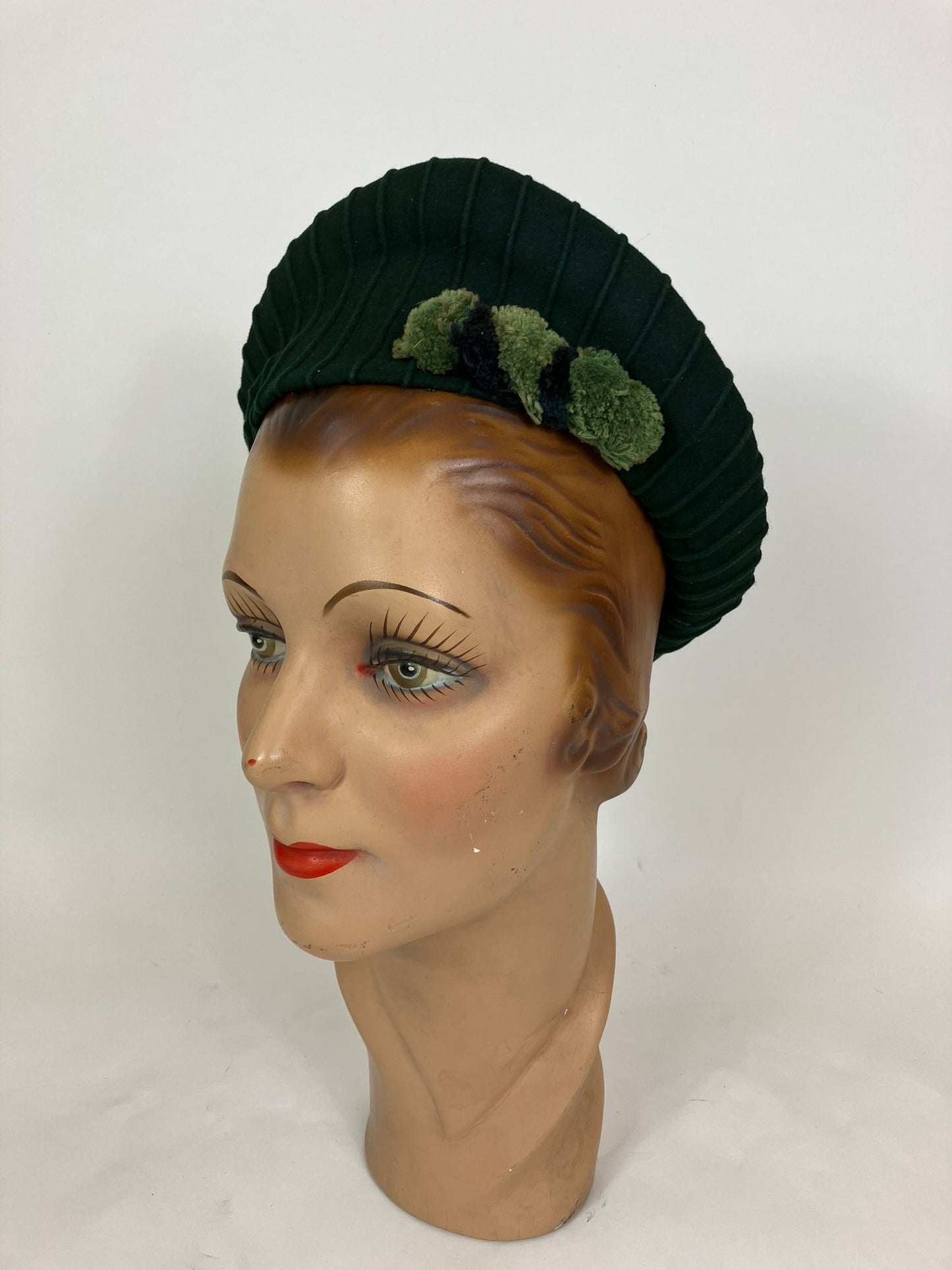 Original 1930’s Structured and pleated  hat - Deep dark  Green