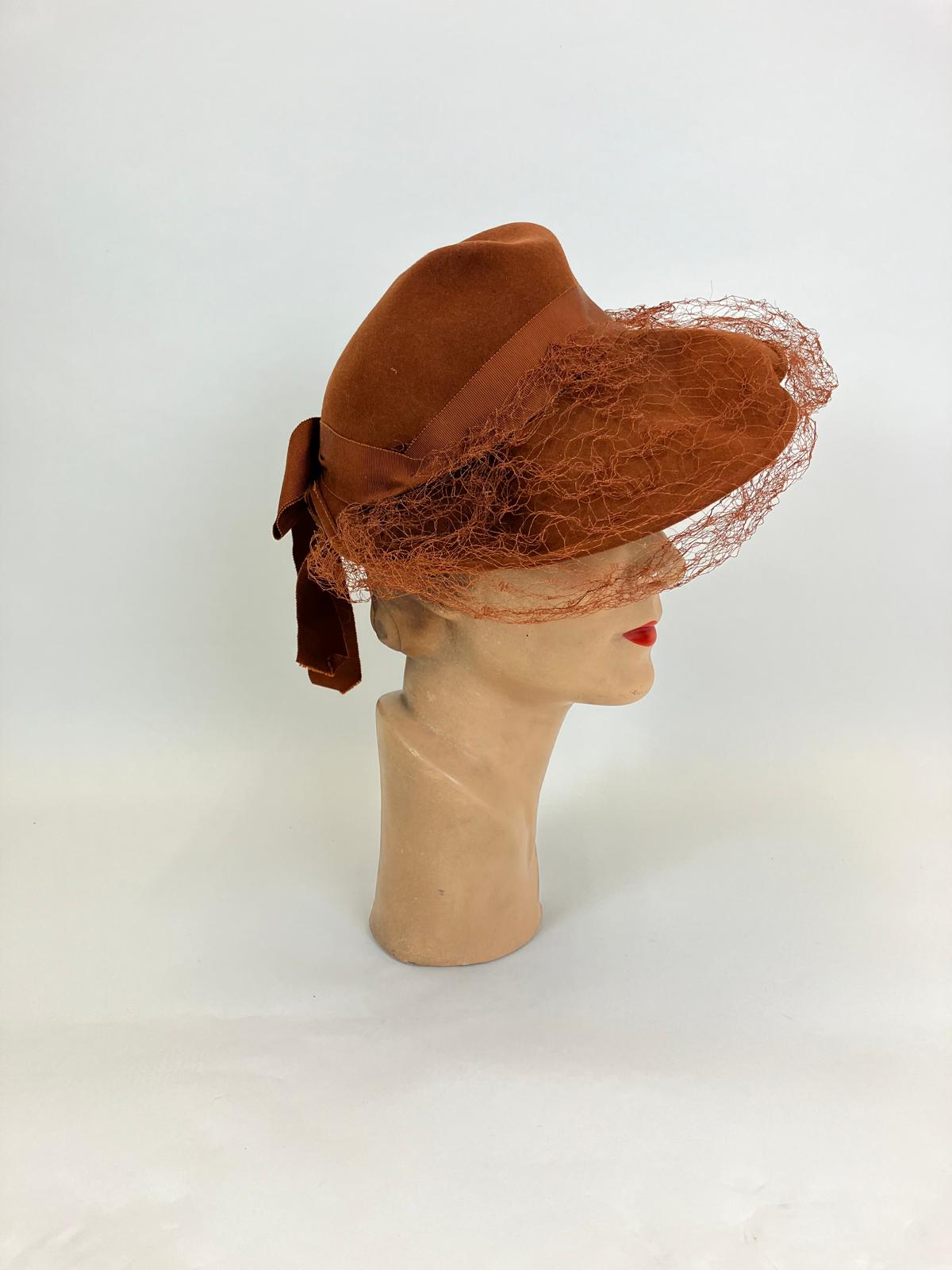 Original 1940's Beautiful Heart shaped Hat - true Cinnamon