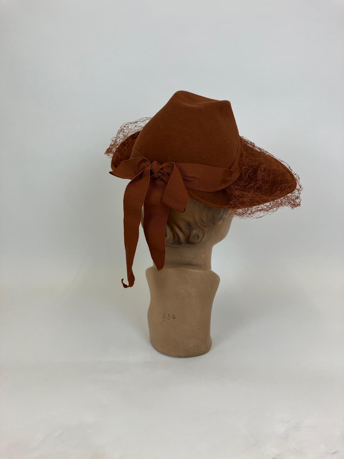 Original 1940's Beautiful Heart shaped Hat - true Cinnamon