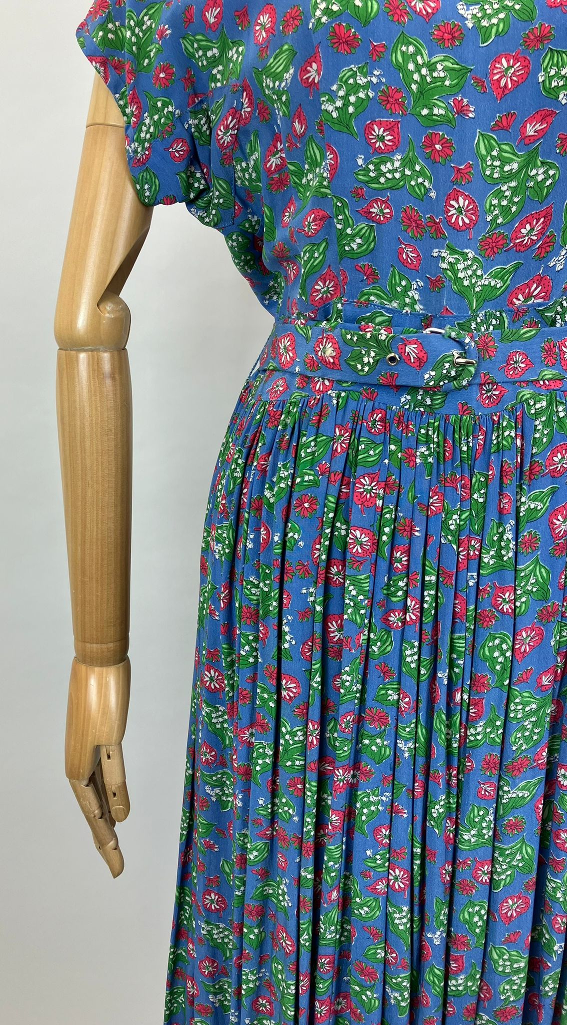 Original 1940’s Novelty print Dress - Lily of the Valley on a background of Blue