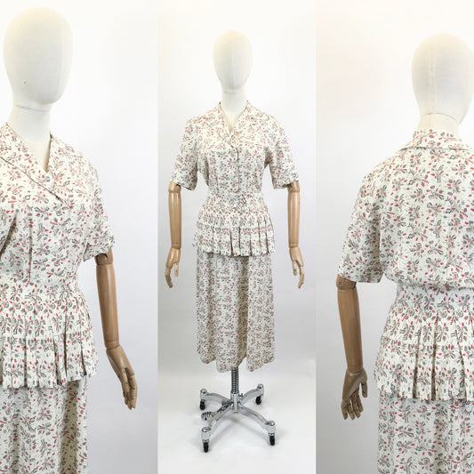 Original Fabulous Dinner Plate label 1940’s Novelty print dress - Dainty Flowers in Vases