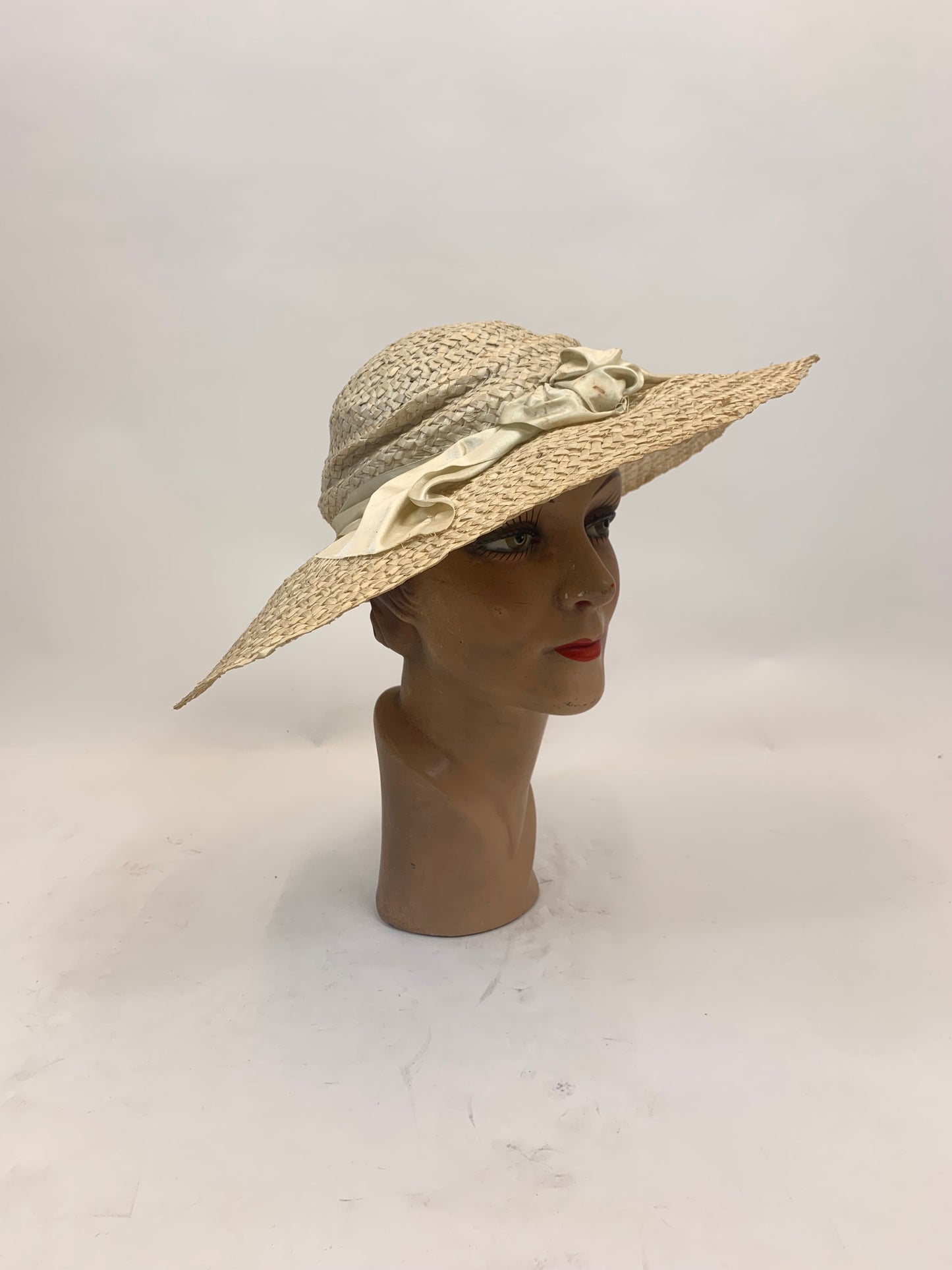 Original Beautiful Edwardian Walking Hat - Cream