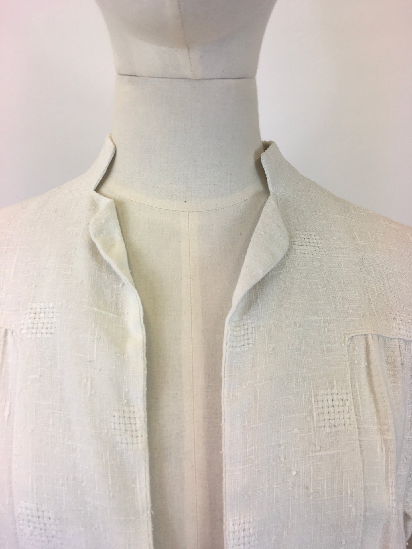 Original 1930’s Exquisite Linen Summer Jacket - In A Textured Off White Linen