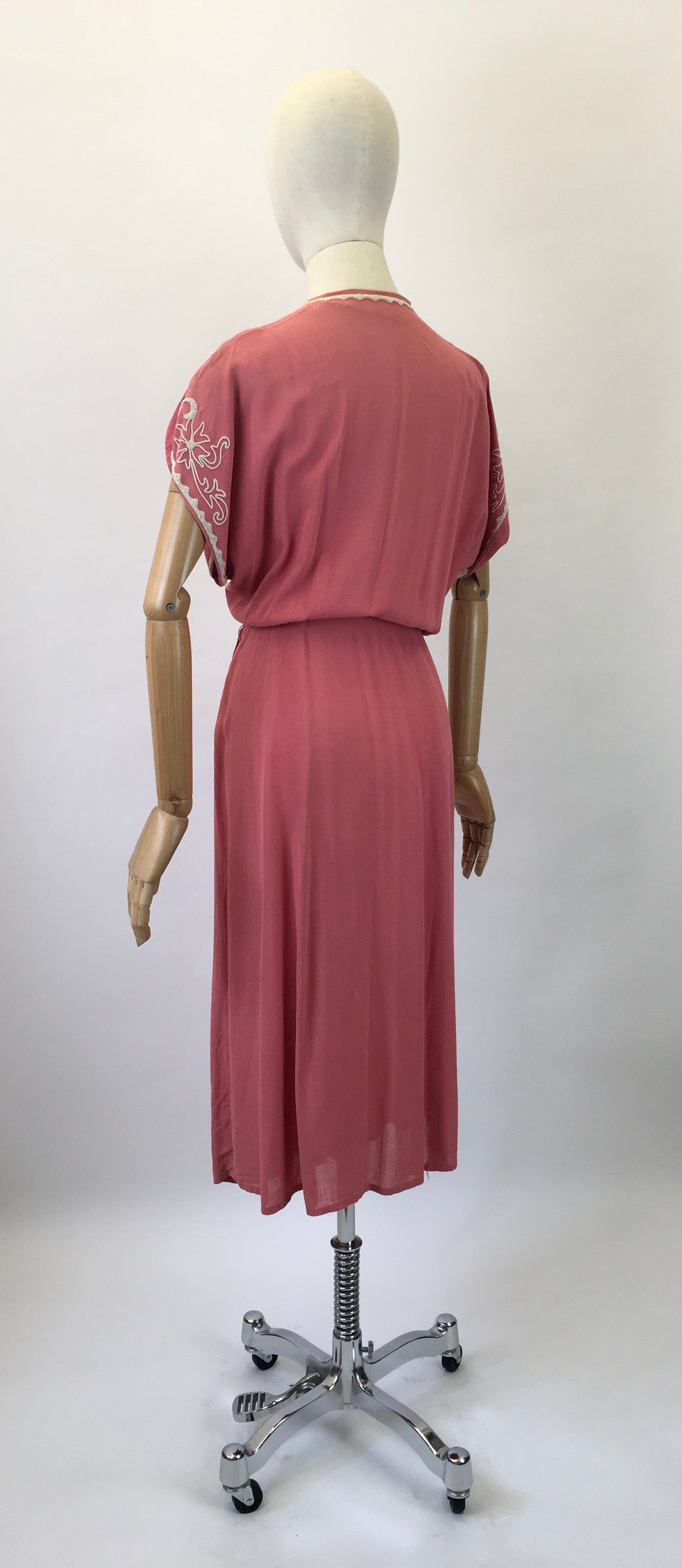 Original 1940s Fine Cotton Lawn Dress - subtle shade of Salmon Pink