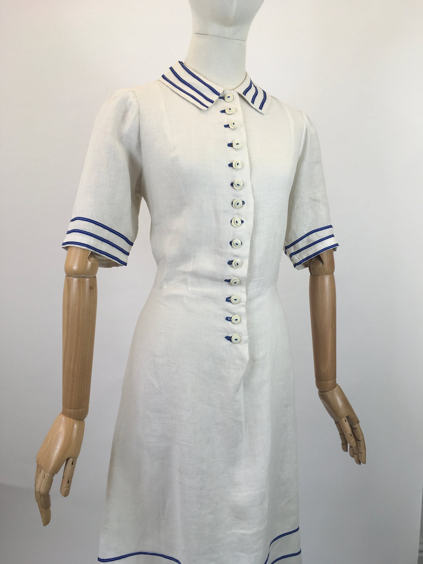 Original early 30’s Linen dress - White with contrast Blue Detailing.