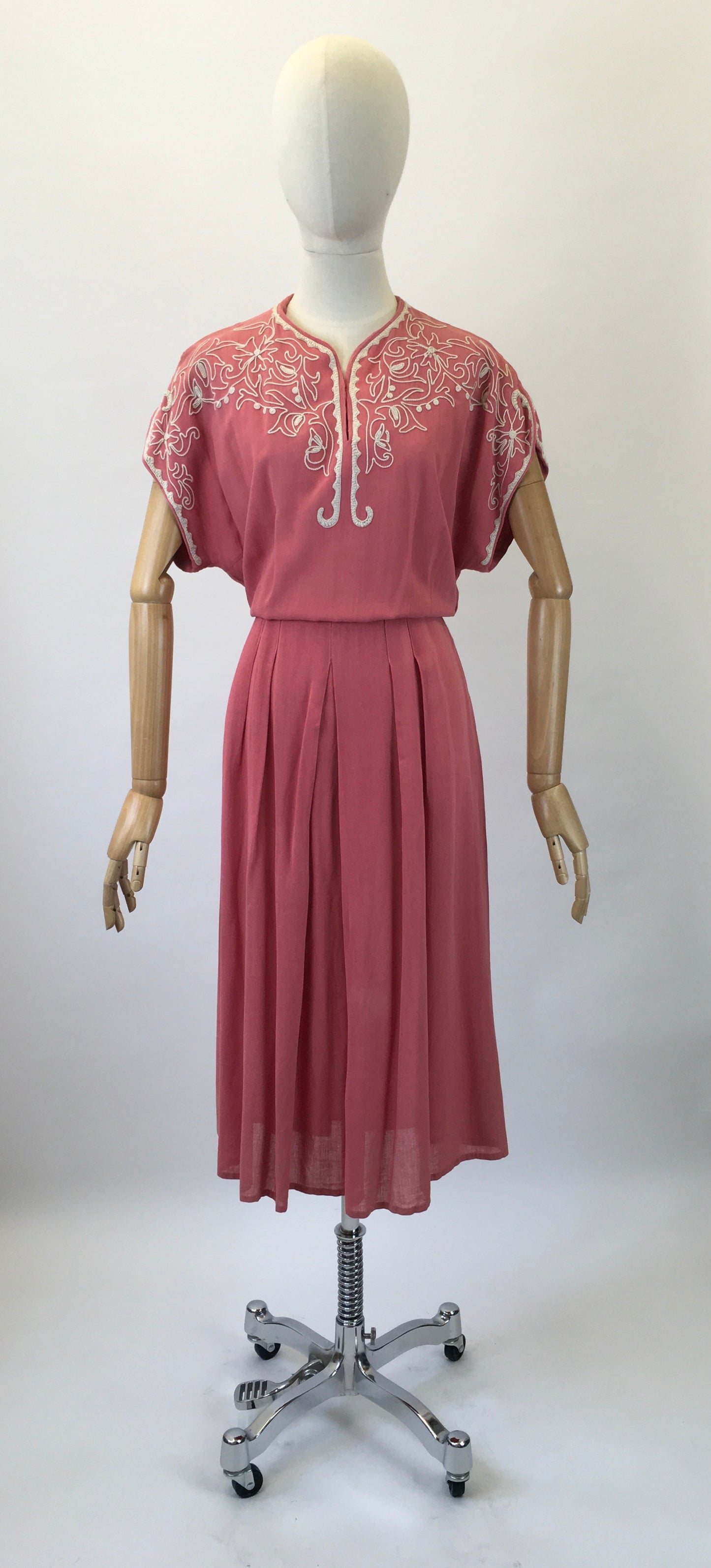 Original 1940s Fine Cotton Lawn Dress - subtle shade of Salmon Pink