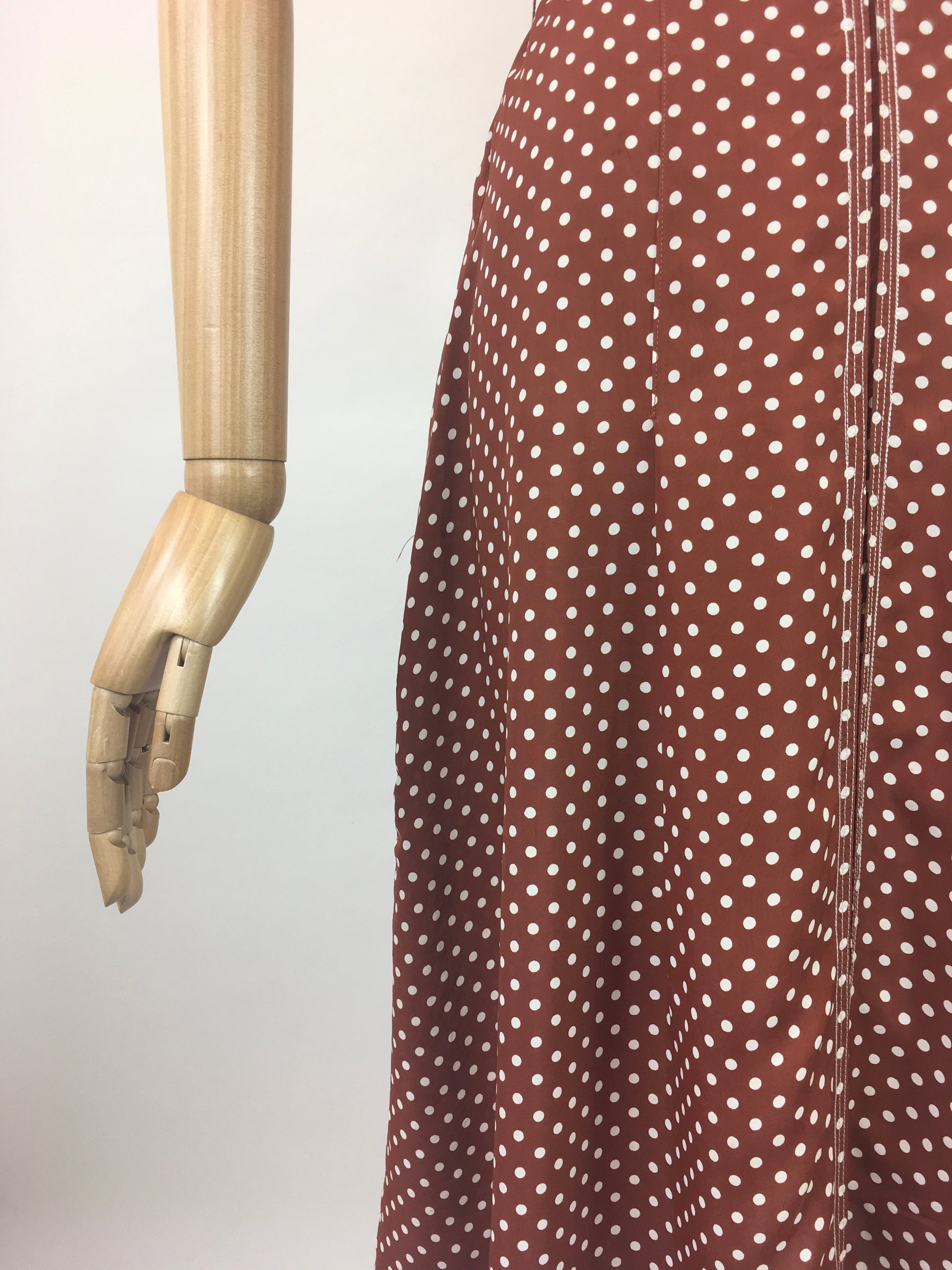 Original 1940s Beautiful Polka Dot Dress - Chestnut Brown with white d Maggie Maes Vintage Original 1940s Beautiful Polka Dot Dress - Chestnut Brown with white d Maggie Maes Vintage