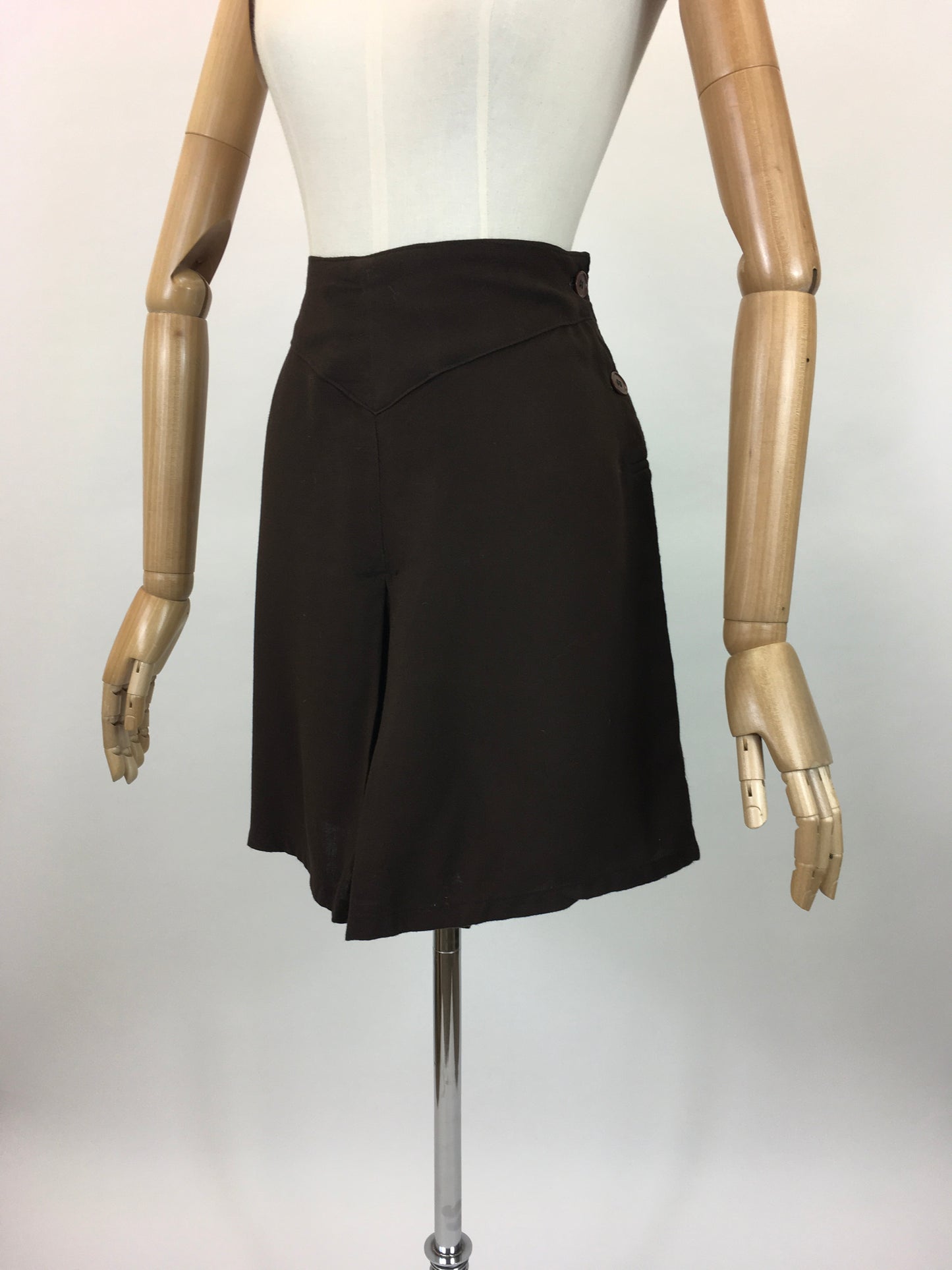 Original 1940’s Cotton linen Shorts - Fabulous Chocolate Brown