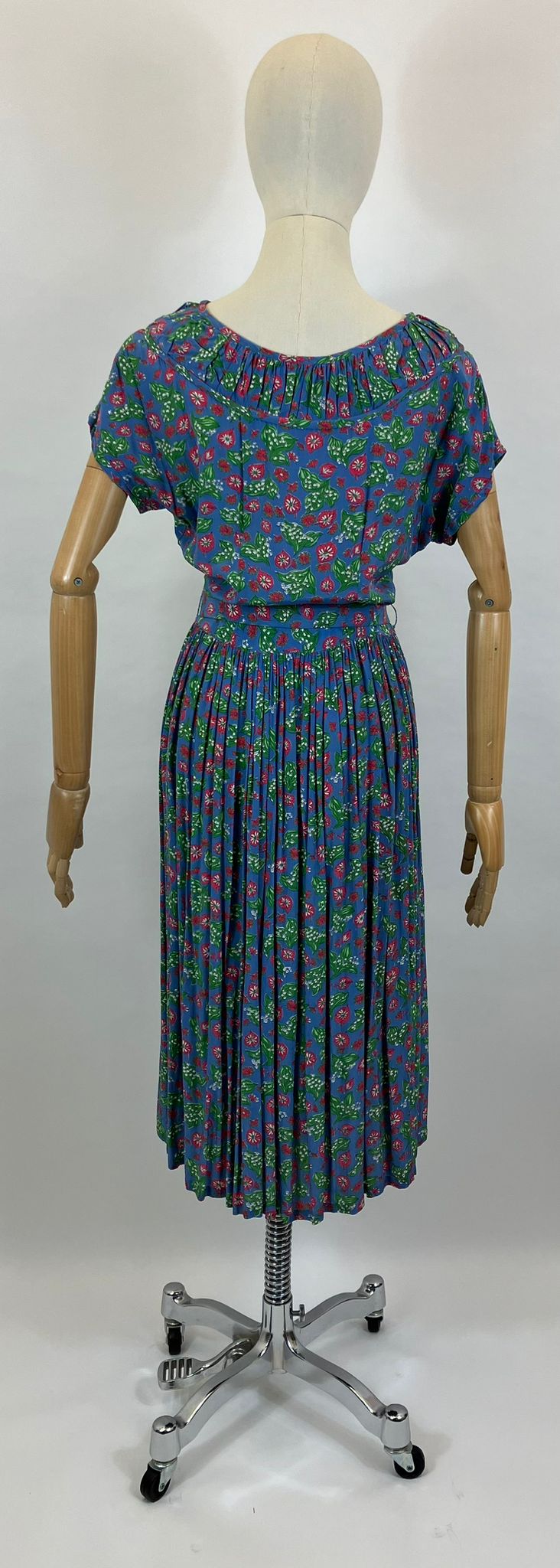 Original 1940’s Novelty print Dress - Lily of the Valley on a background of Blue