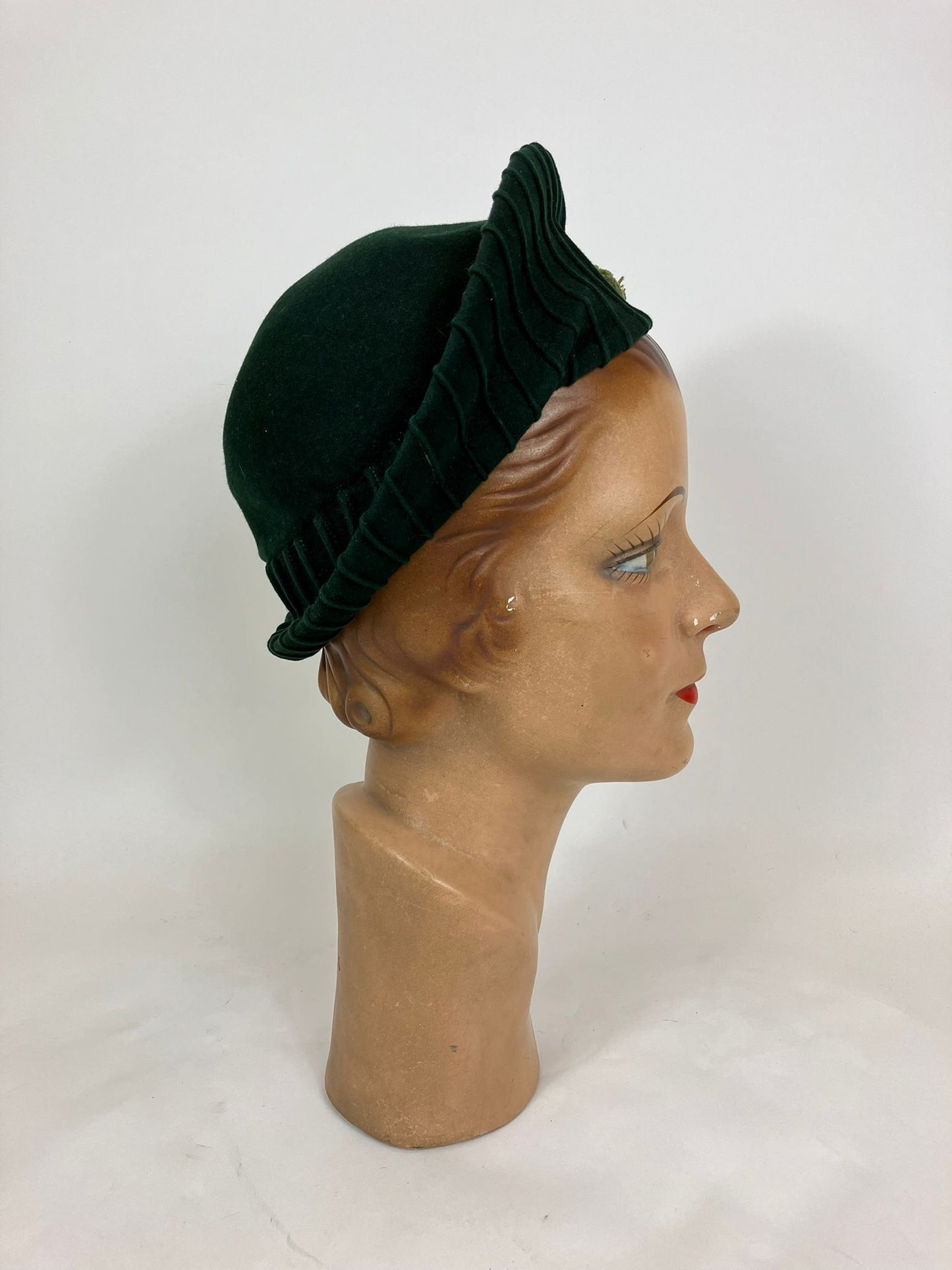 Original 1930’s Structured and pleated  hat - Deep dark  Green