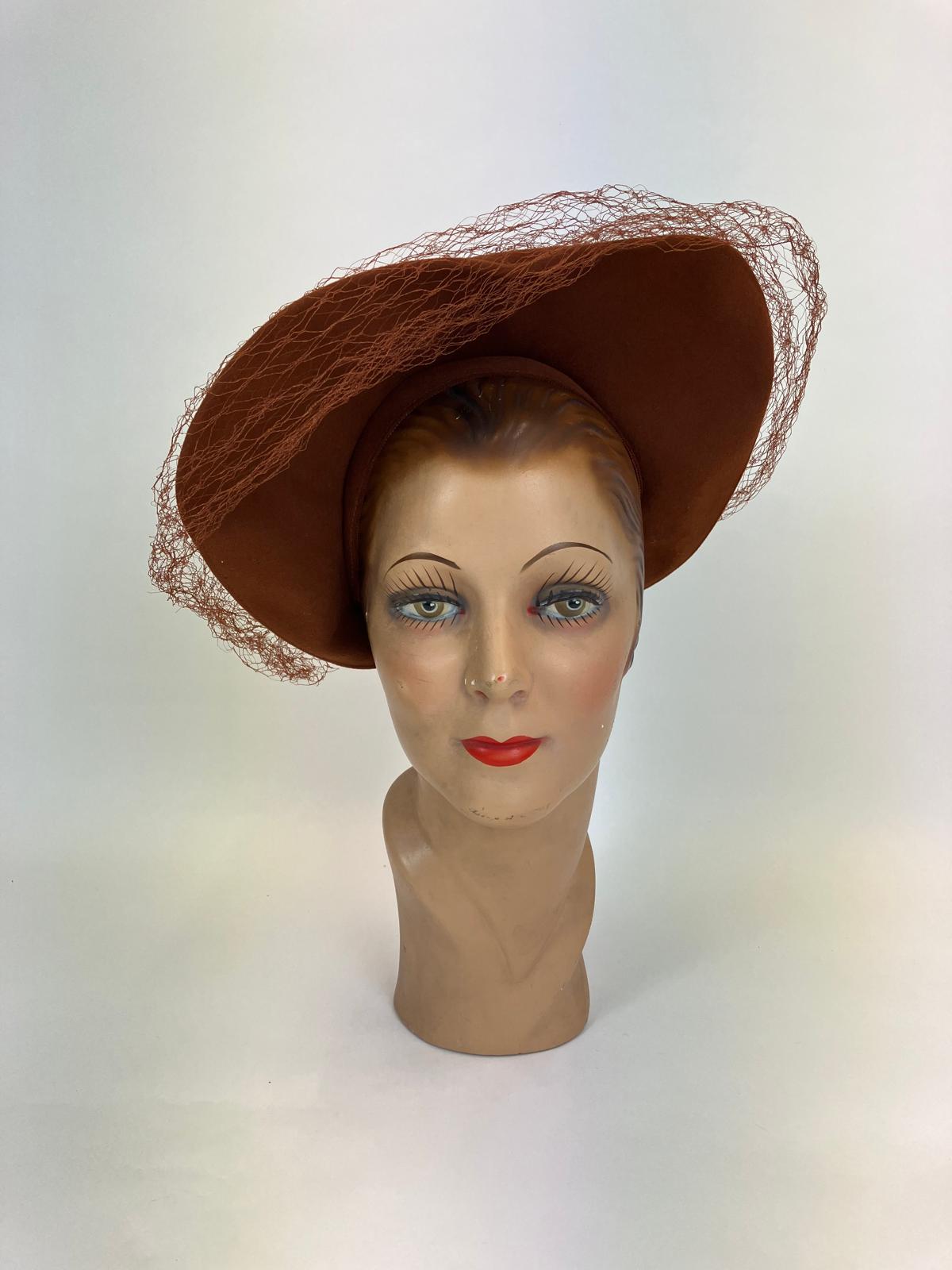 Original 1940's Beautiful Heart shaped Hat - true Cinnamon