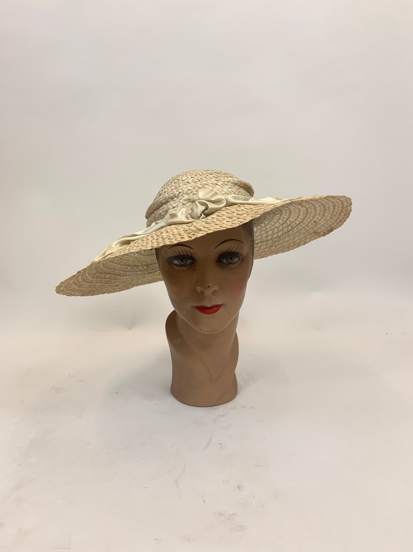 Original Beautiful Edwardian Walking Hat - Cream