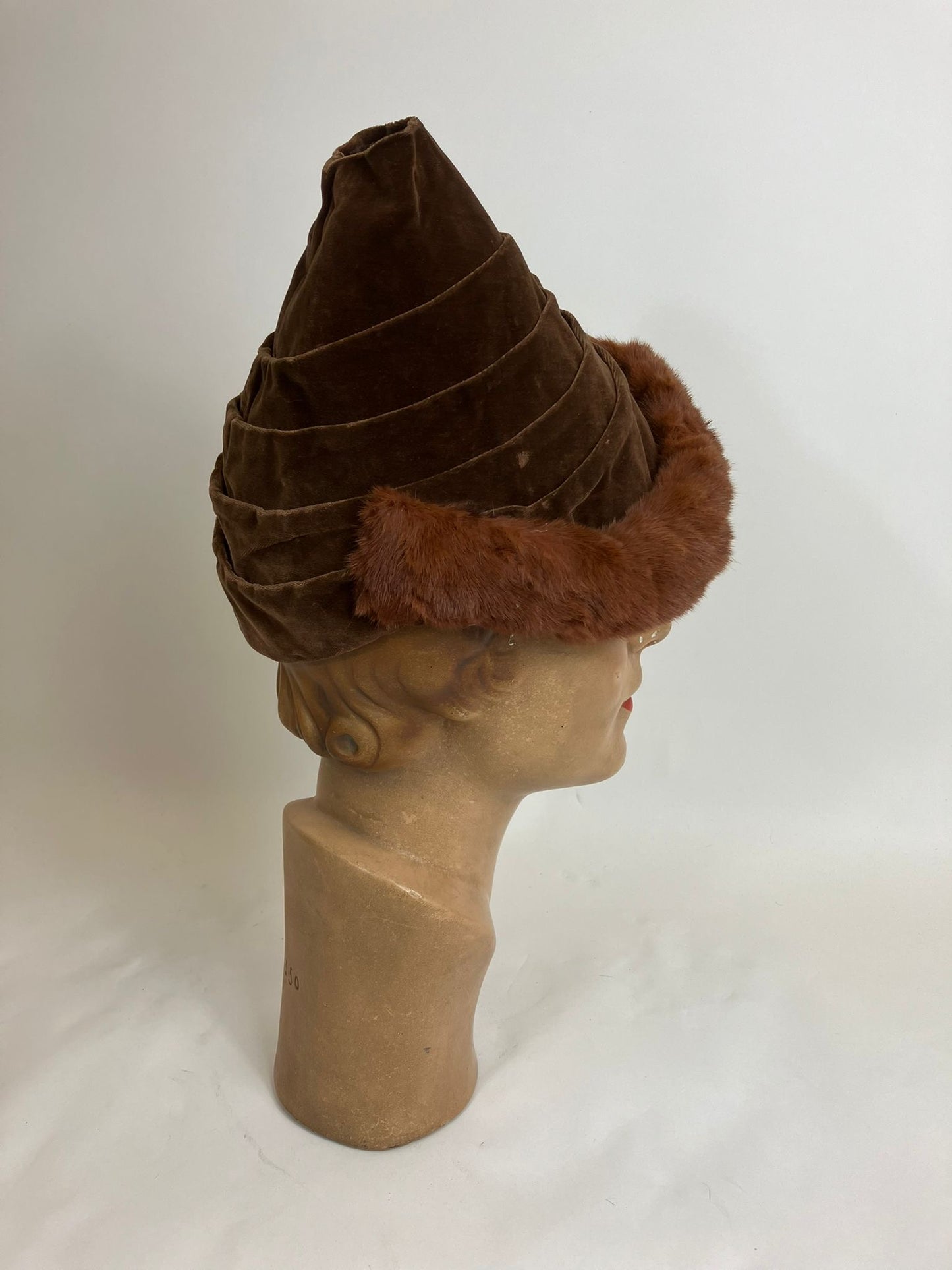 Original 1930’s Rare Spectacular Toque hat - rich Brown