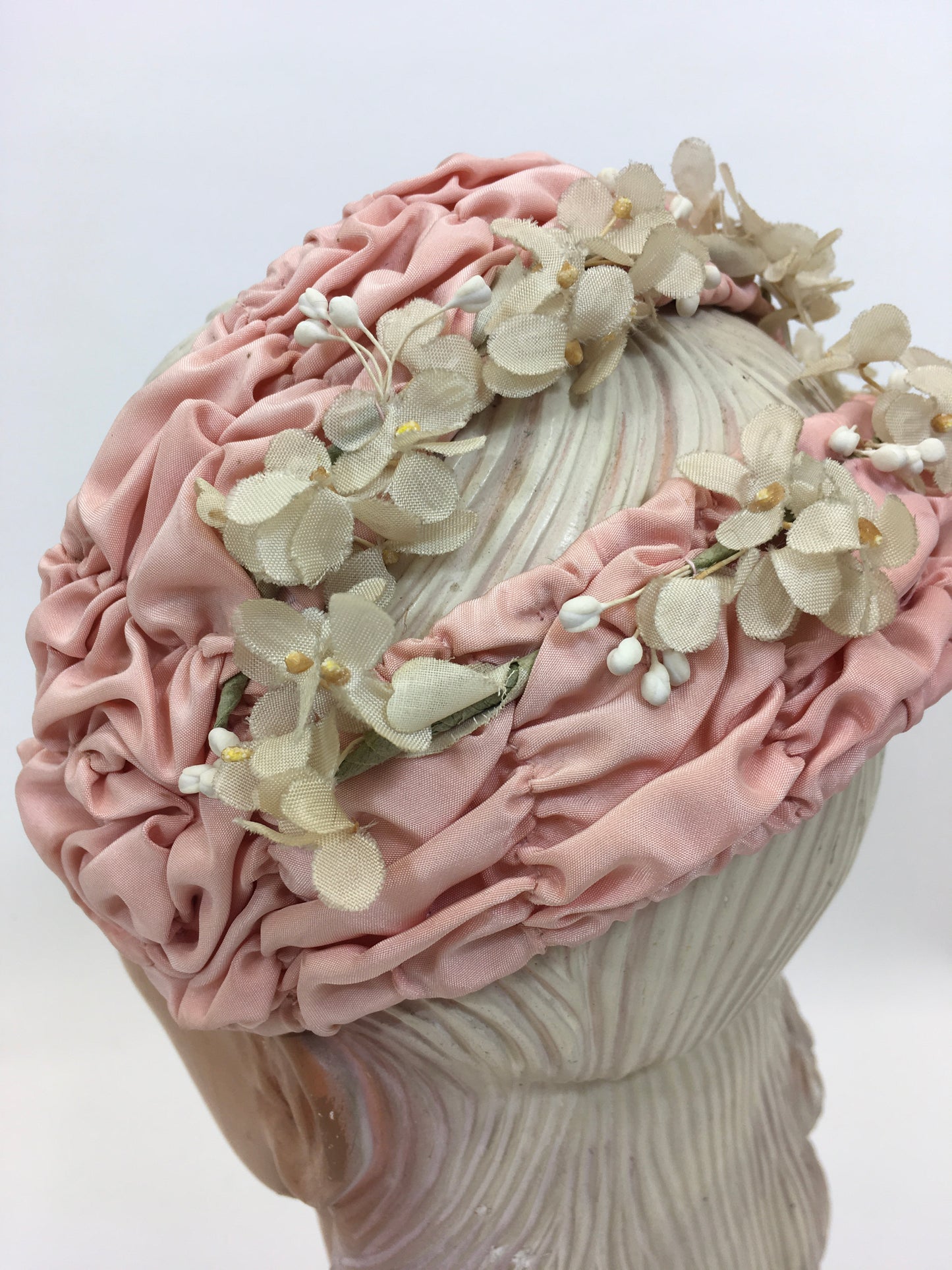 Original 40's/50's ruched detail headpiece - in powder pink