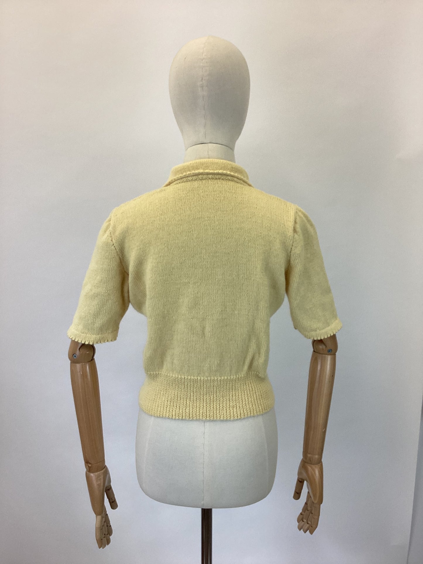 1940's Reproduction style knitted jumper - in pale lemon