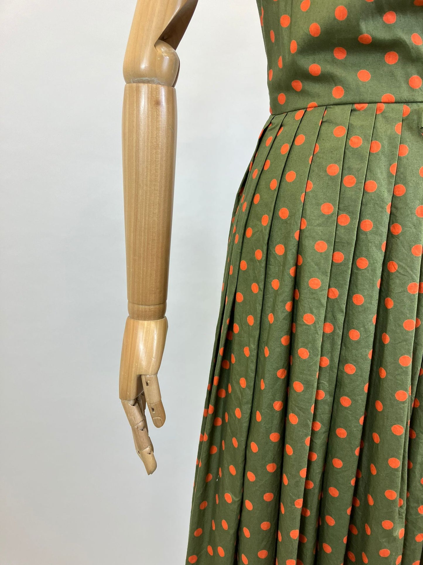 Original 1950’s Deadstock Polka Dot Dress - in Dark Green / Cinnamon dots