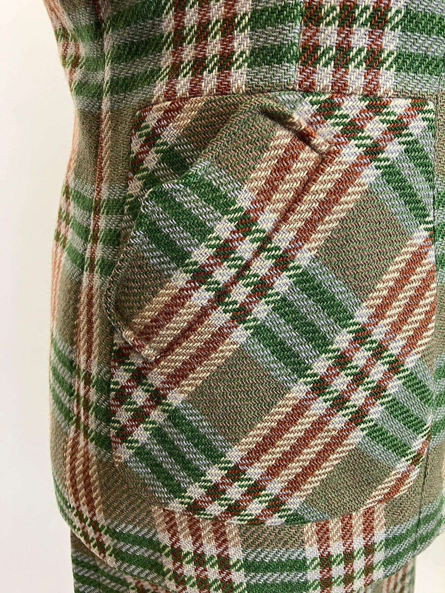 Original 1940’s CC41 Spectacular Woollen Plaid suit - in Greens and brown plaid