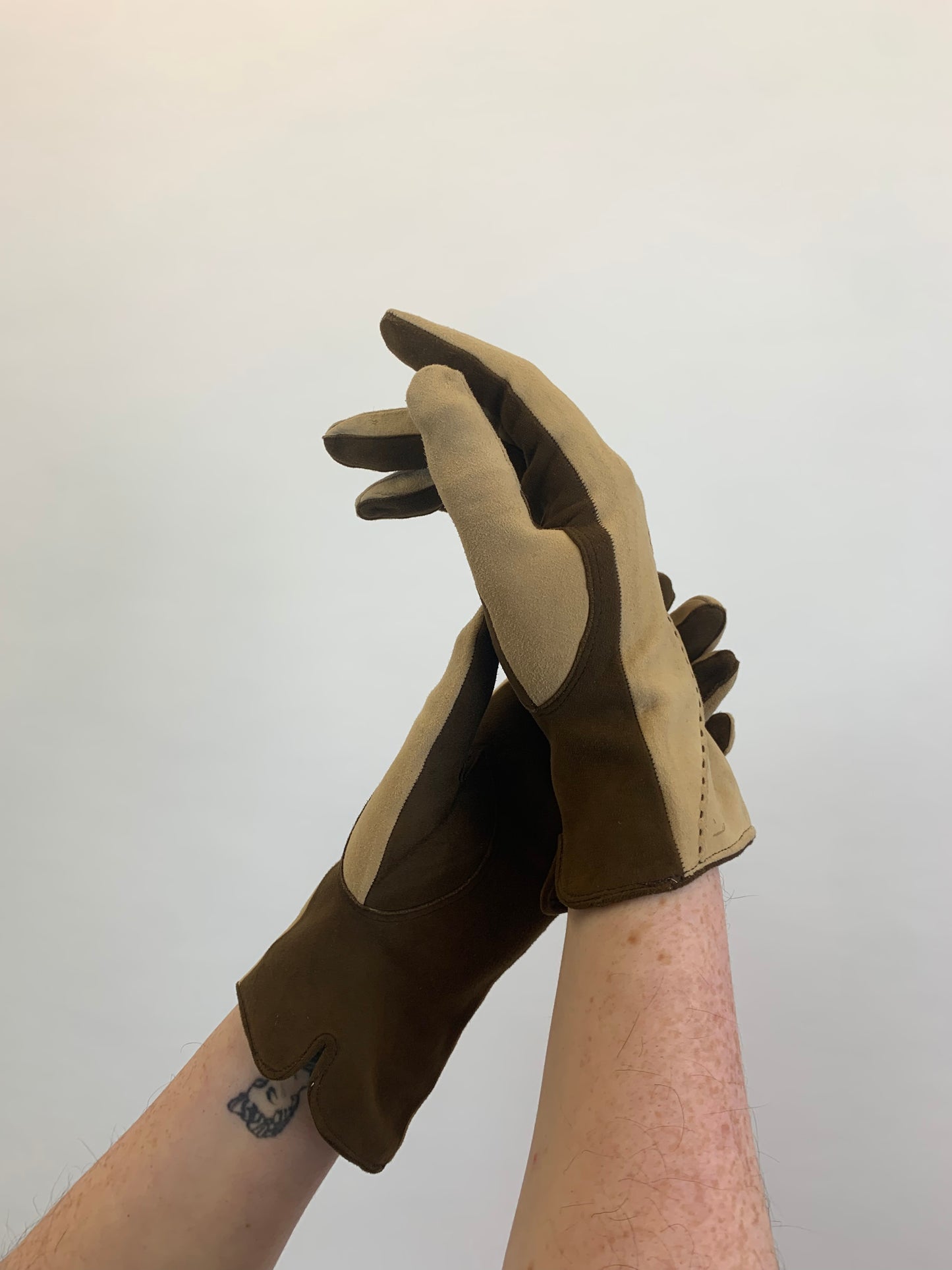 Original 1940's pair Gloves - 2 tone Fawn and Brown colourway