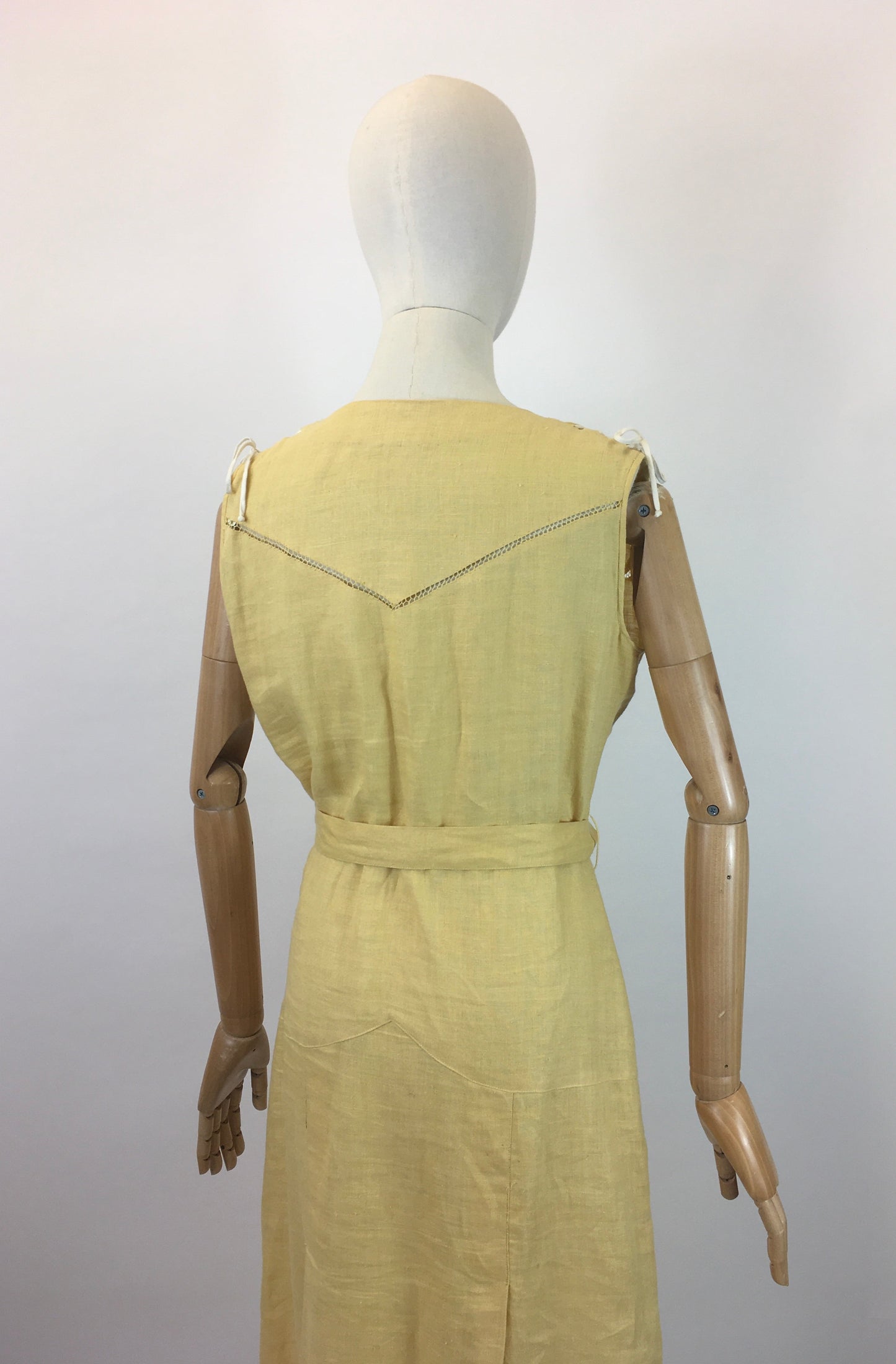 Original 1930’s Sensational Linen Dress in Sunshine Yellow - With Lace details