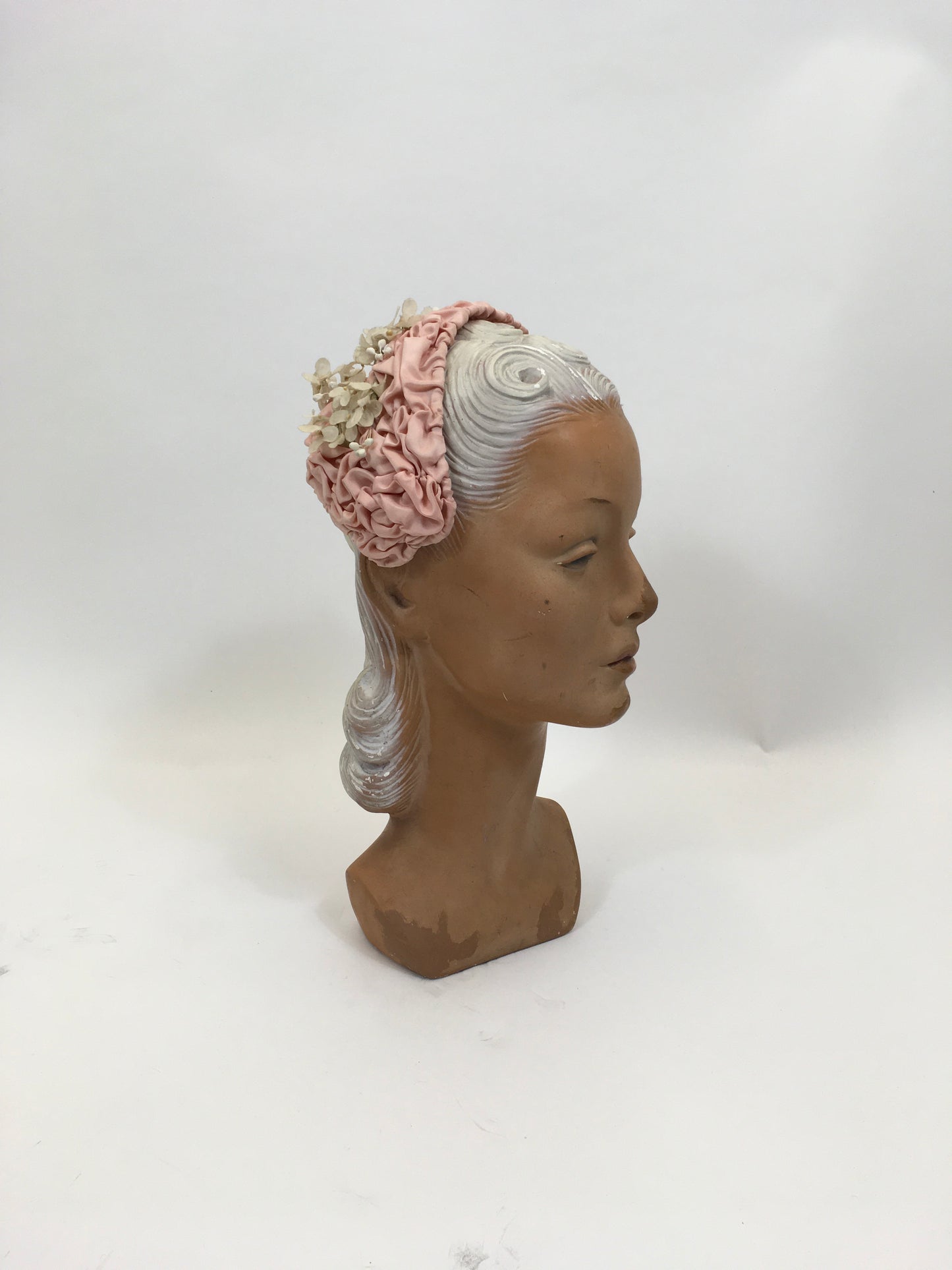 Original 40's/50's ruched detail headpiece - in powder pink