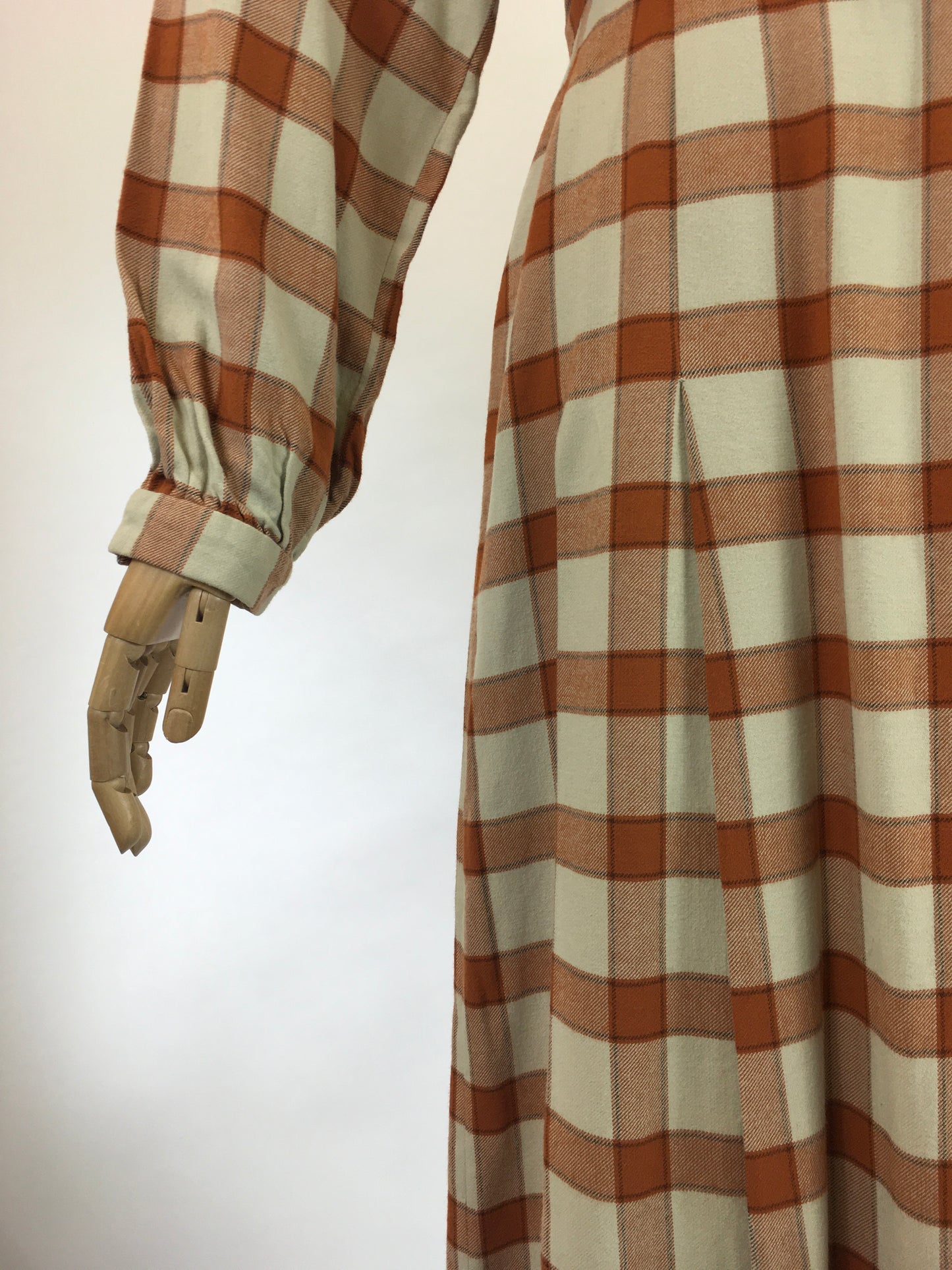 RESERVED DO NOT BUY Original 1940s woollen plaid dress - in gorgeous Cinnamon/taupe/cream