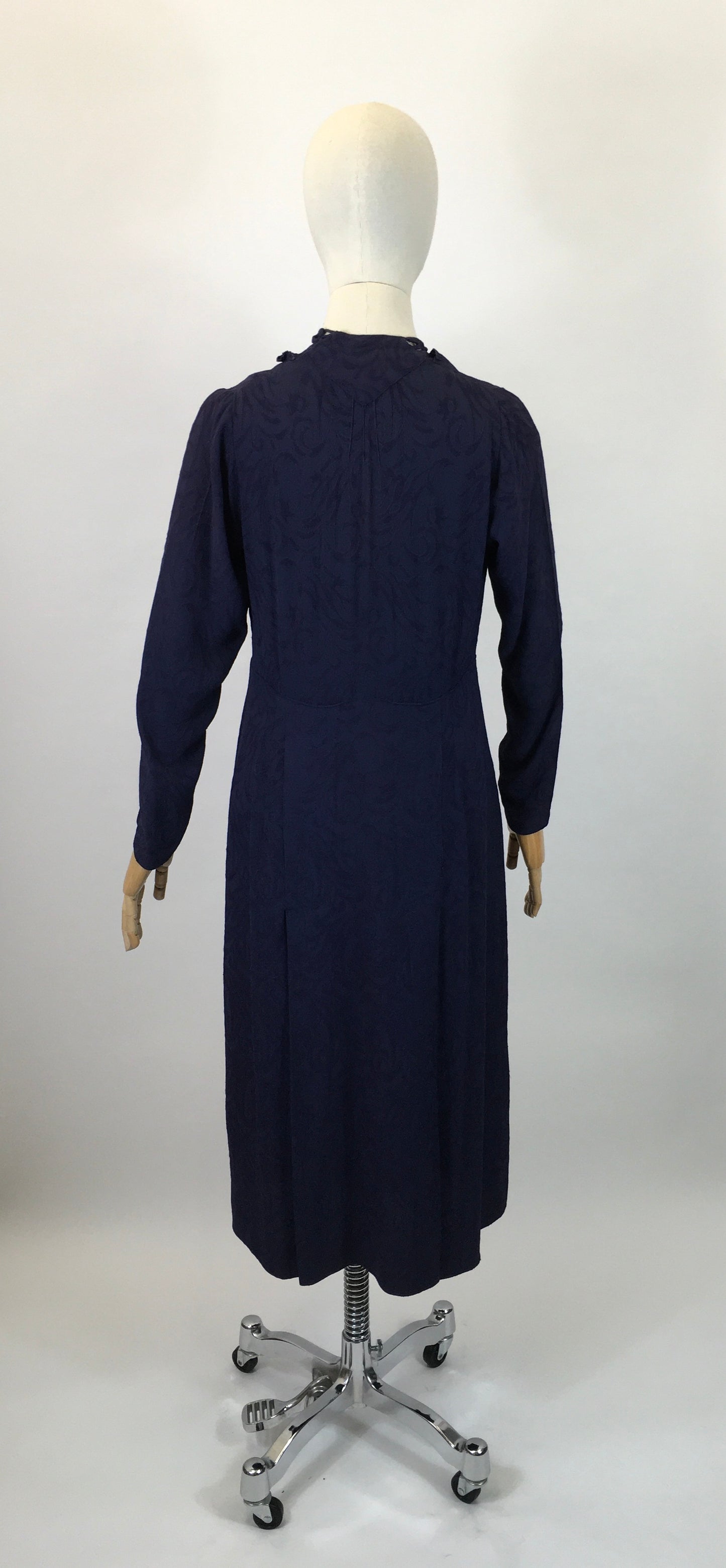 Original 1930's Darling Crepe dress - In a Classical timeless Navy