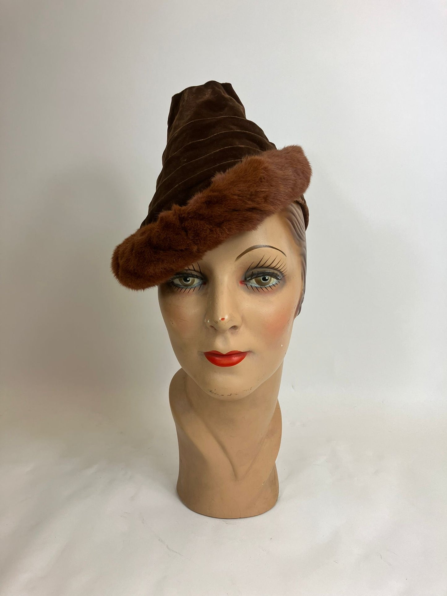 Original 1930’s Rare Spectacular Toque hat - rich Brown