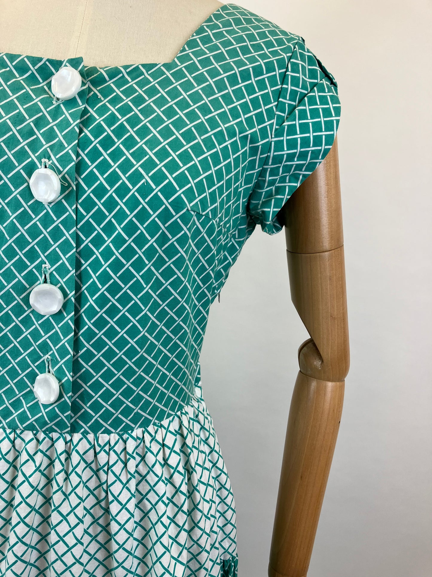 Original 1950’s Beautiful cotton day dress - Jade & White