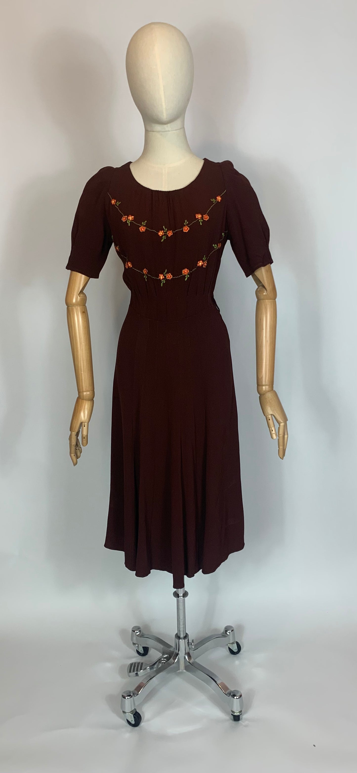 Original 1940’s Beautiful Crepe Dress with embroidery to neckline - Brown