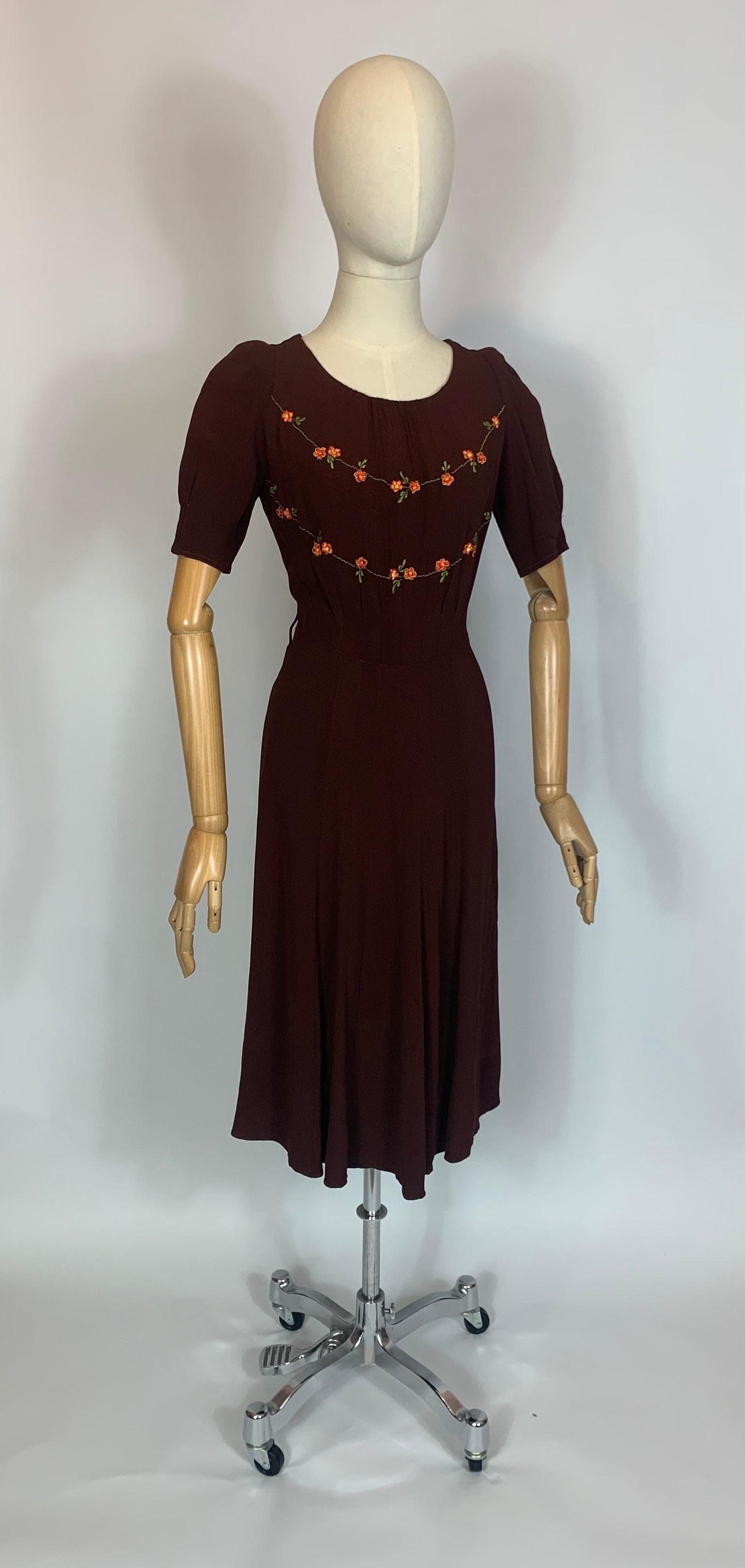 Original 1940’s Beautiful Crepe Dress with embroidery to neckline - Brown