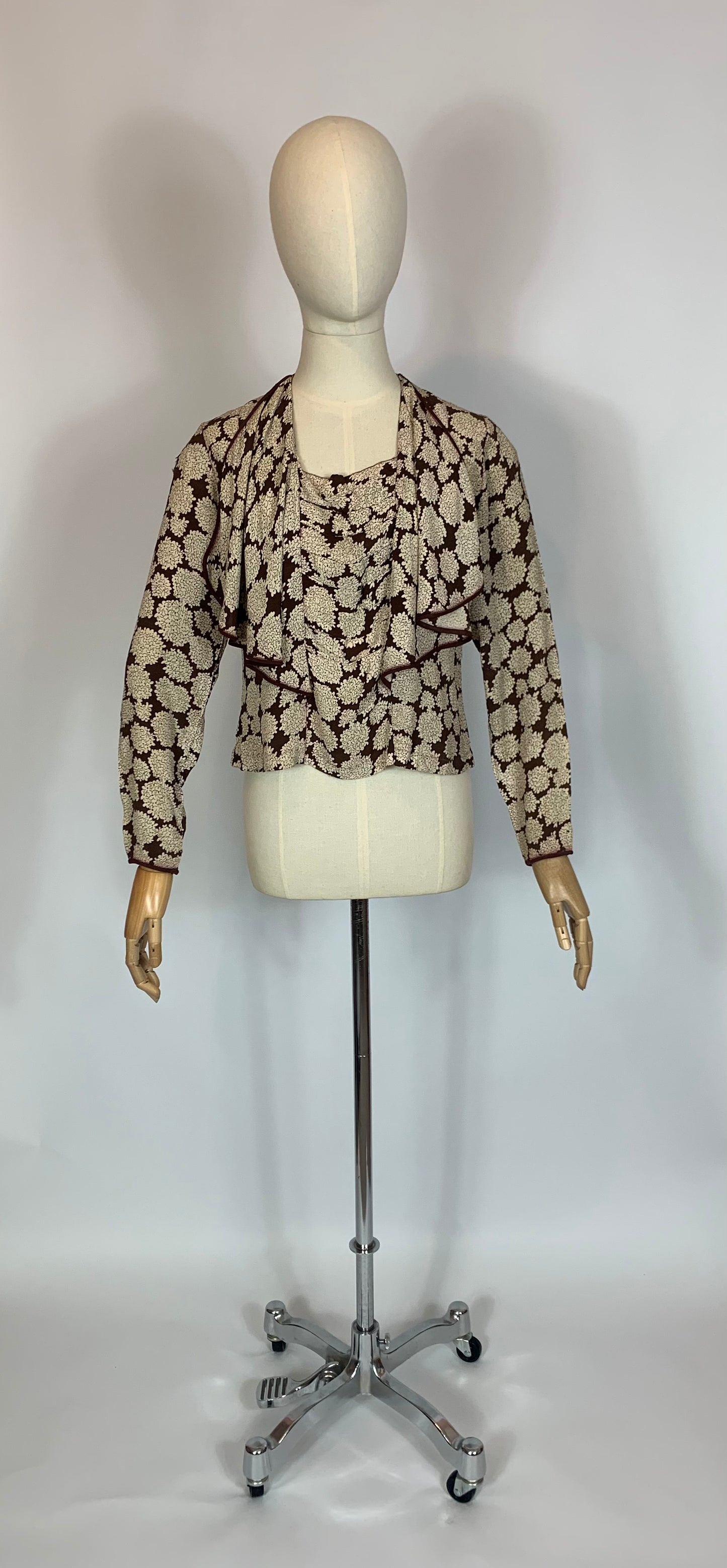 Original 1930’s Beautiful silk Blouse - Brown / Cream
