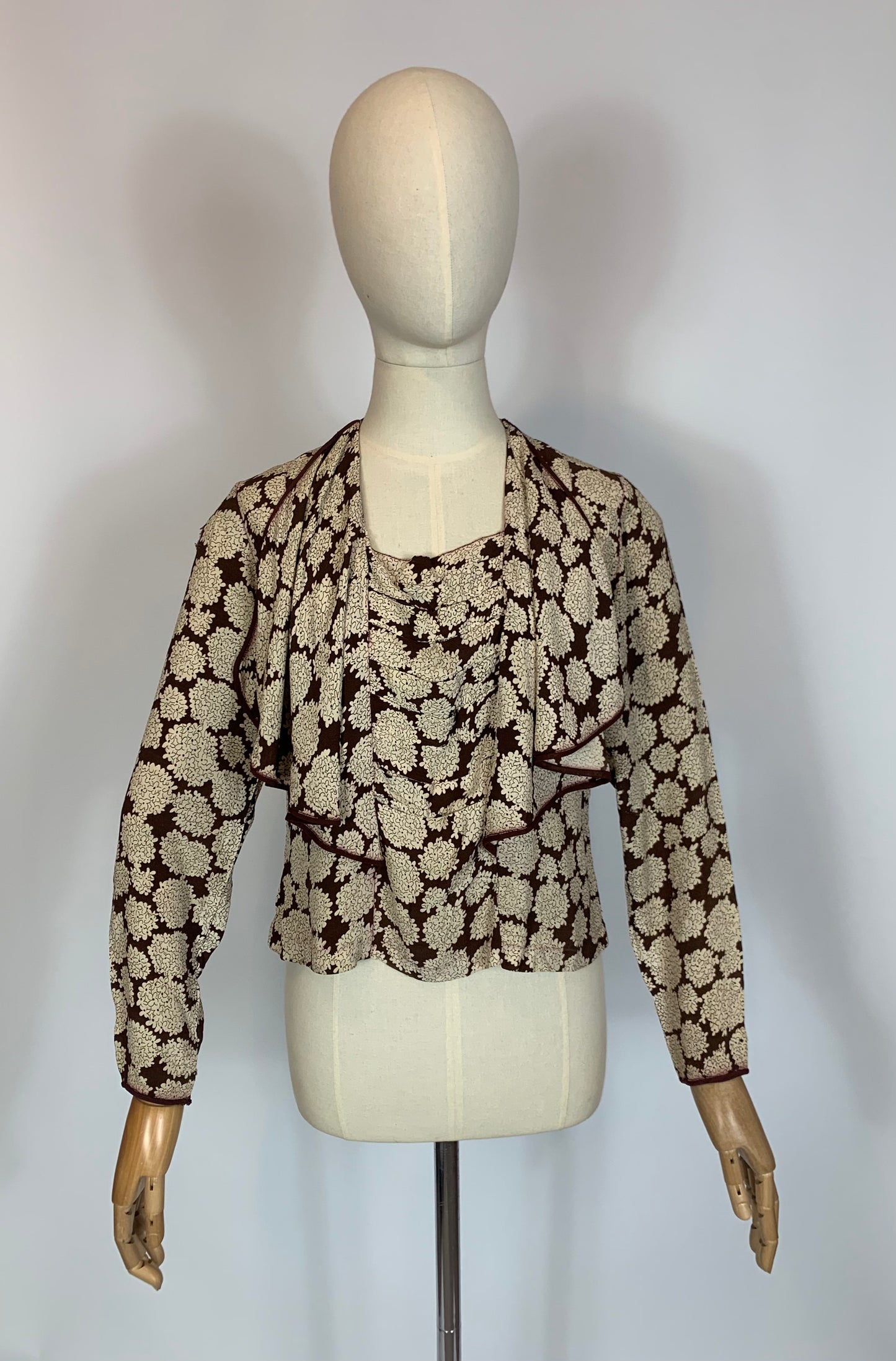 Original 1930’s Beautiful silk Blouse - Brown / Cream