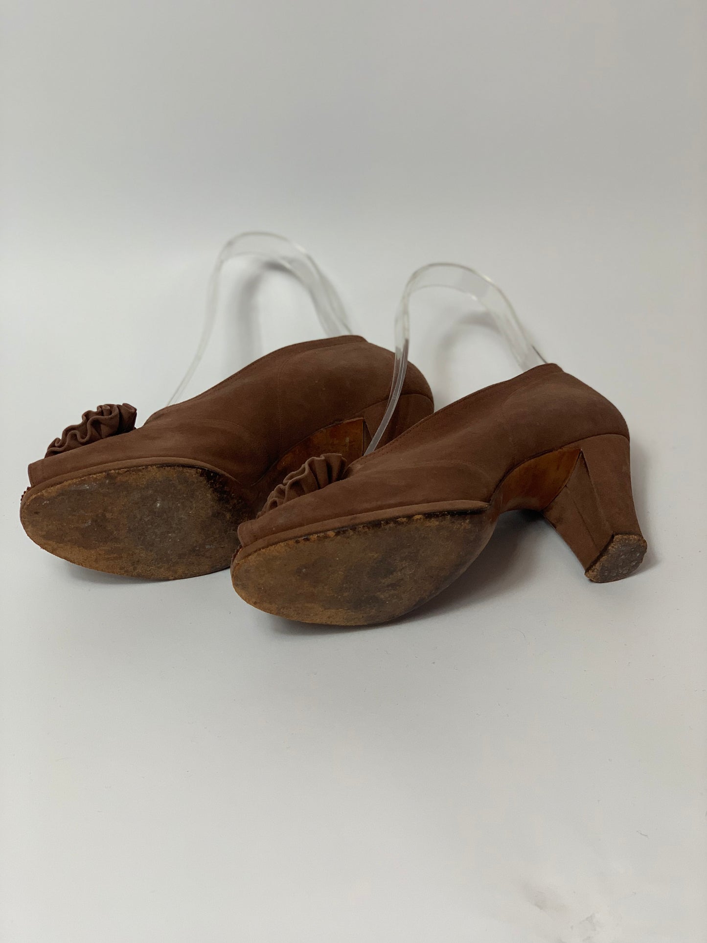 Original Fabulous 1940’s Peep toe Suede Shoes - light Brown.