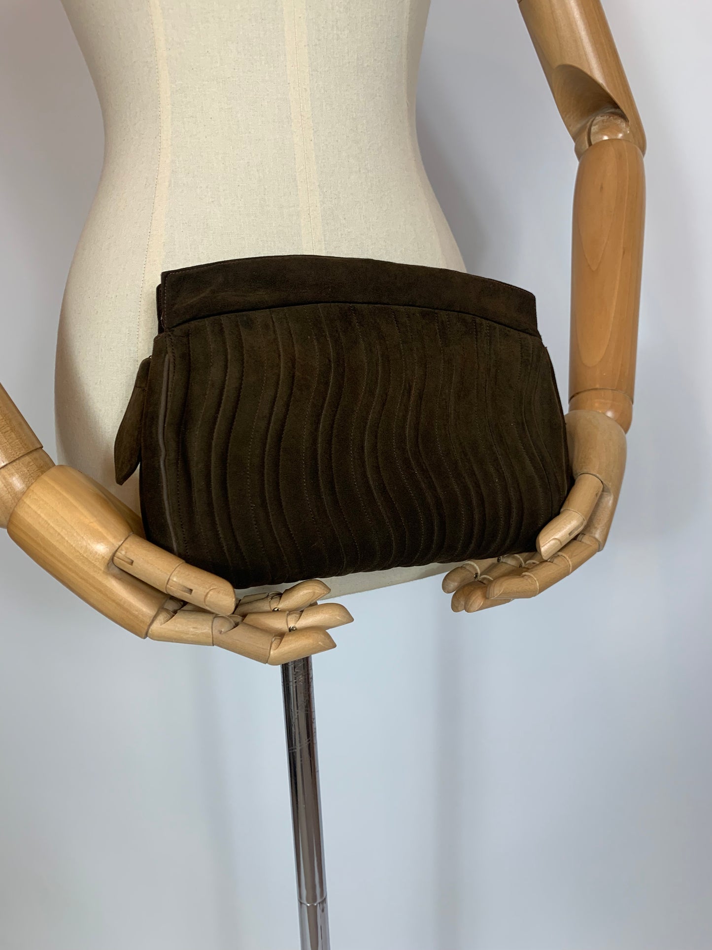 Original 1930’s Gorgeous Soft suede clutch - mid brown.