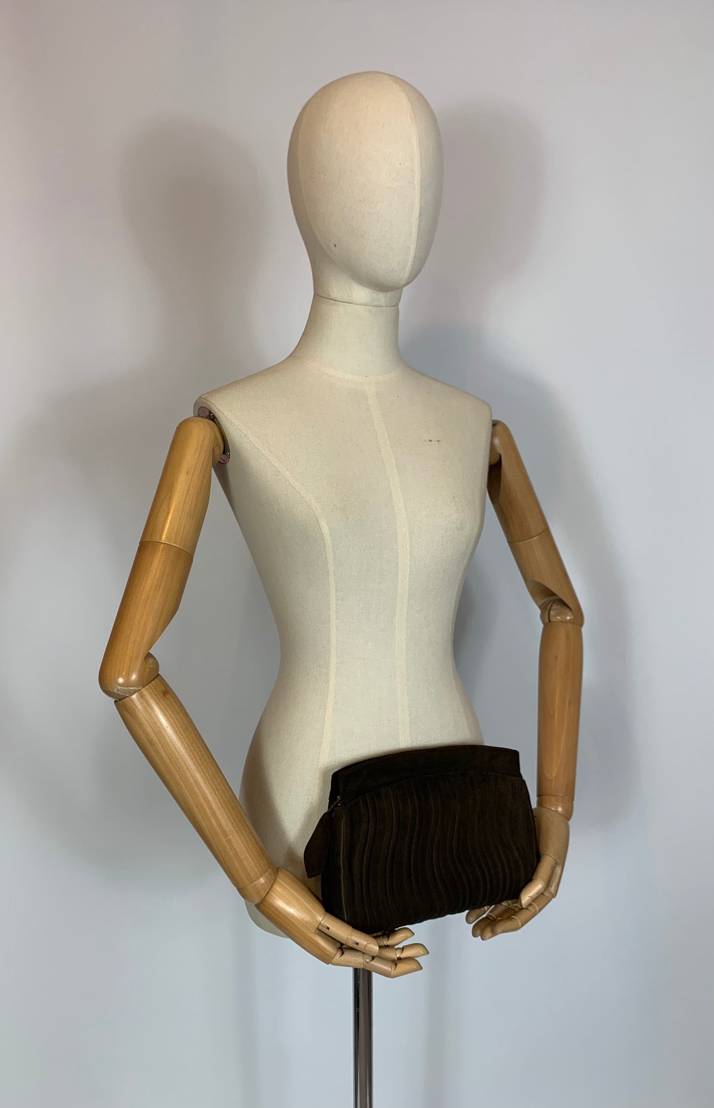 Original 1930’s Gorgeous Soft suede clutch - mid brown.
